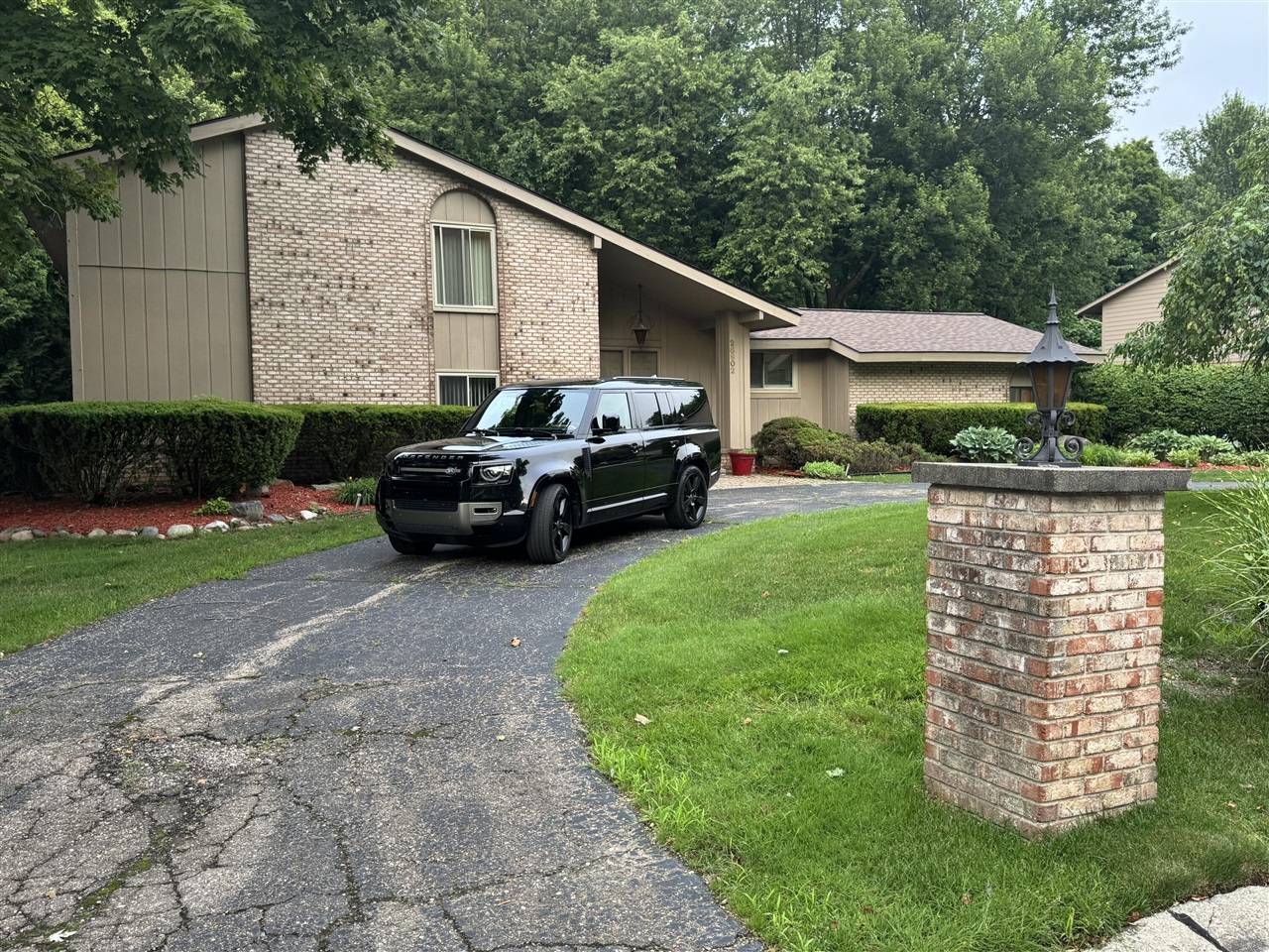 Farmington Hills, MI 48331-2602,28902 Creek Bend Drive