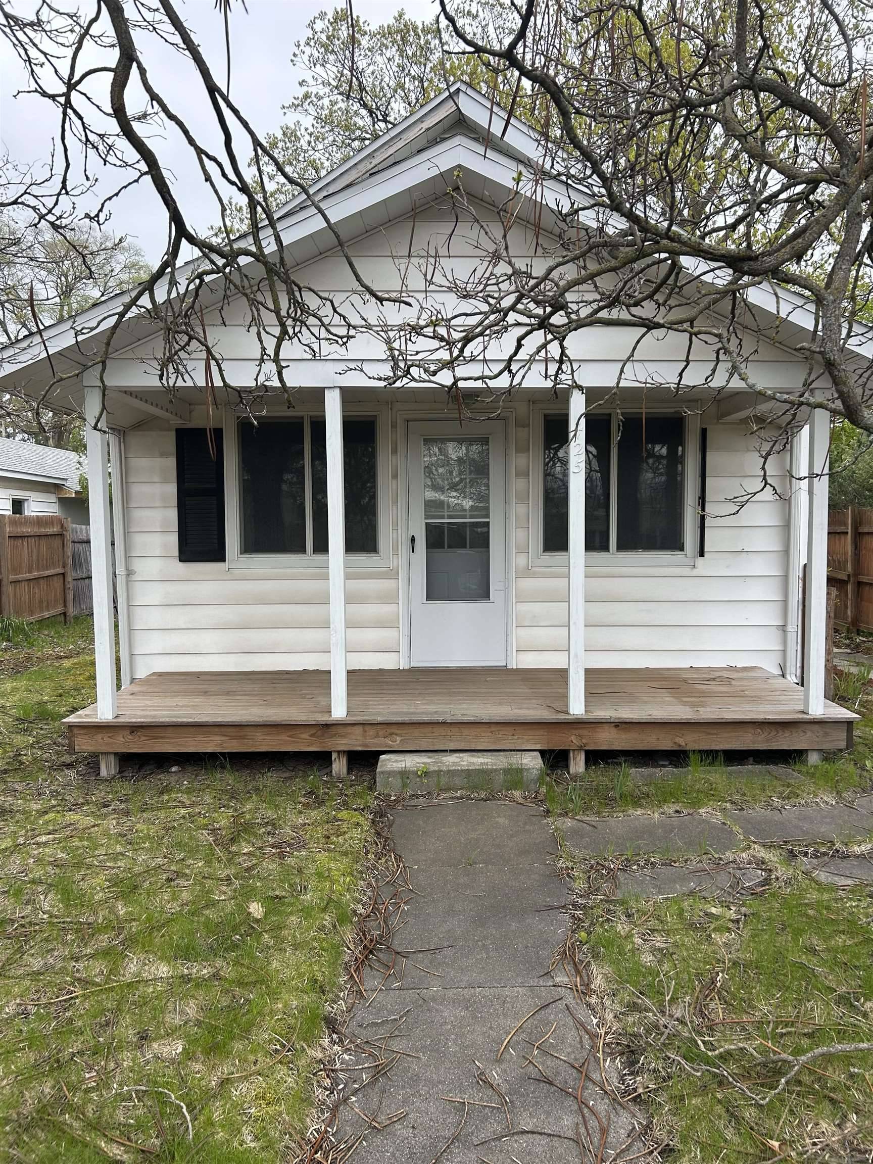 Traverse City, MI 49686,425 Barlow Street