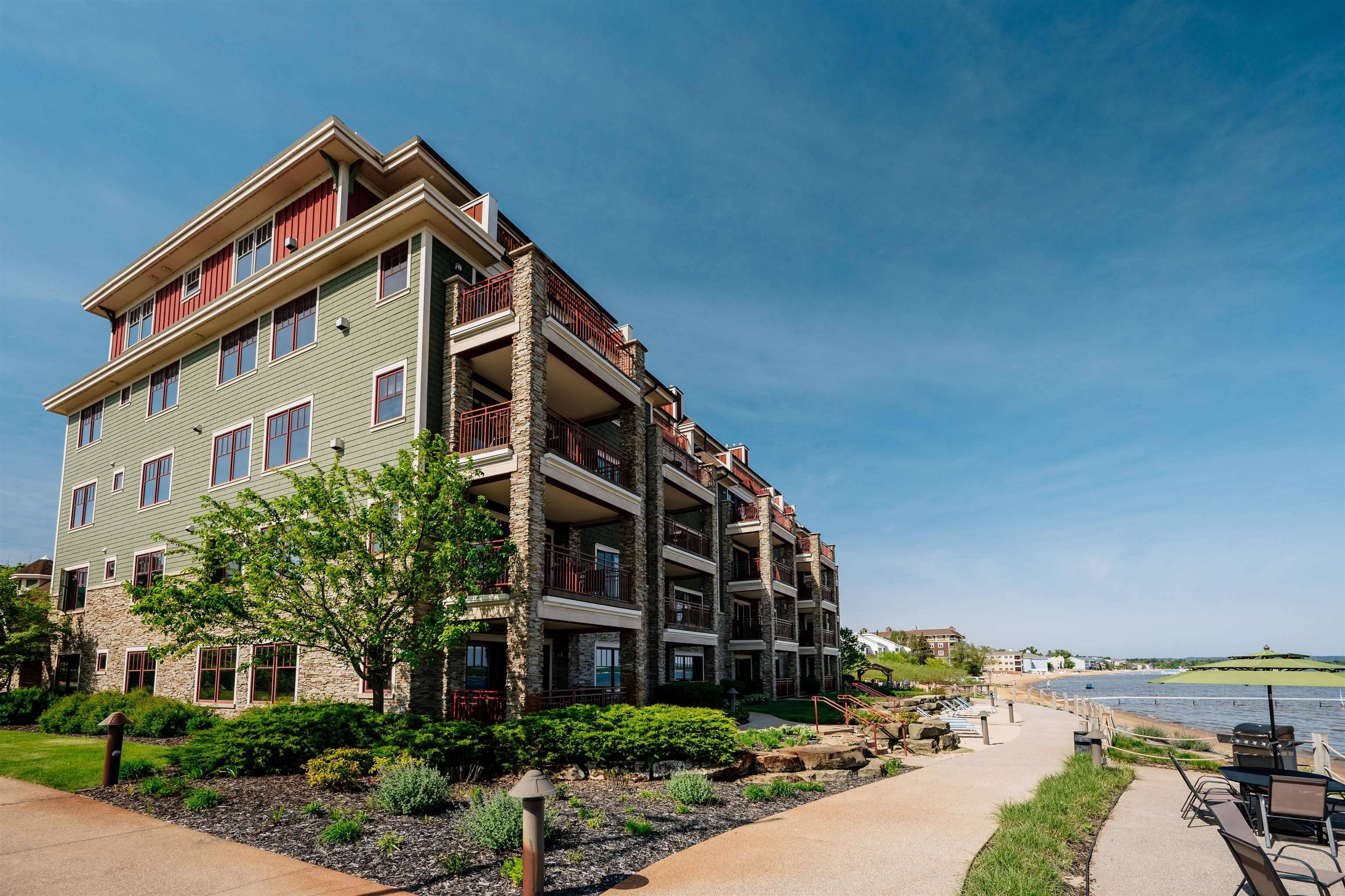 Traverse City, MI 49686,2035 N US-31 N