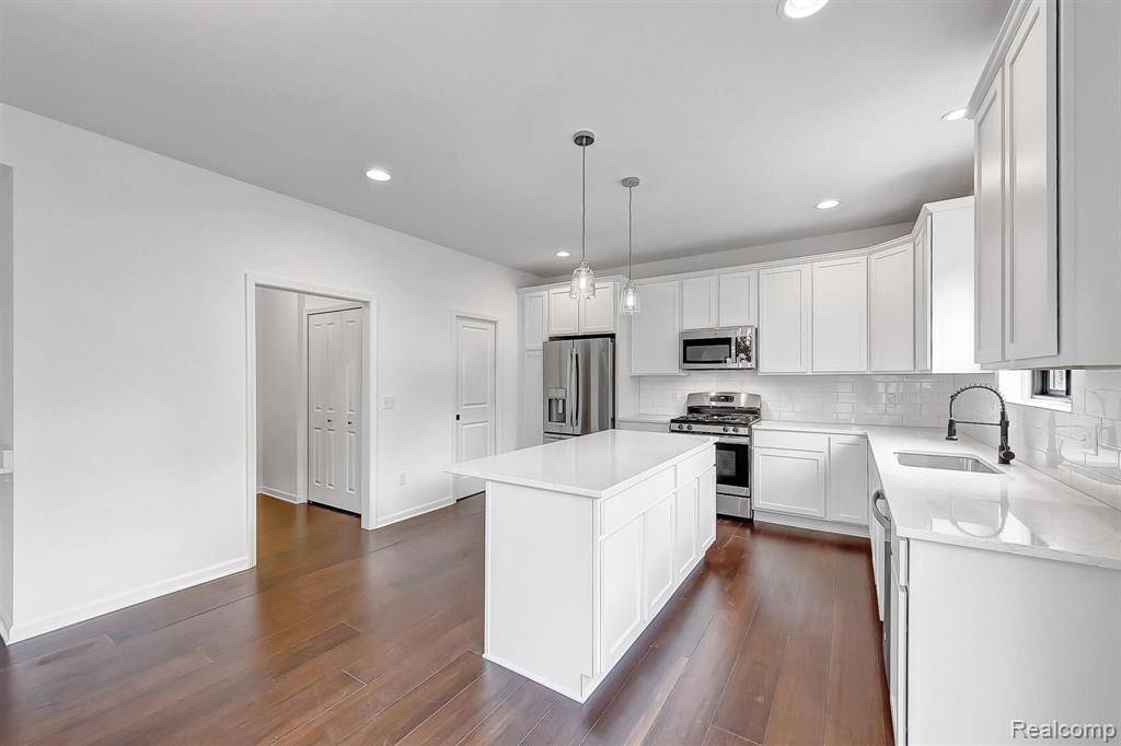 Grand Blanc, MI 48439,4512 Oak ST