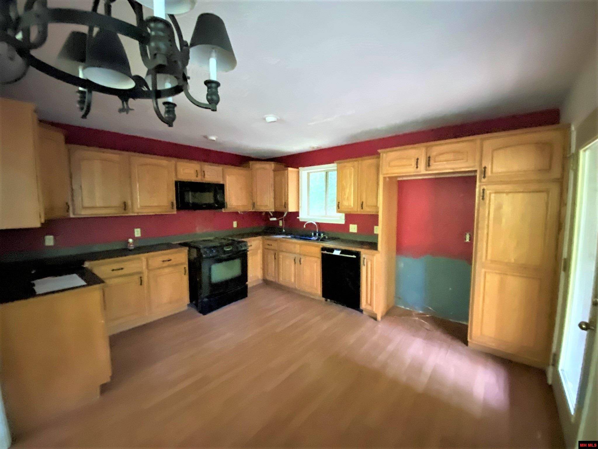 Flippin, AR 72634,751 DOVEWOOD LANE