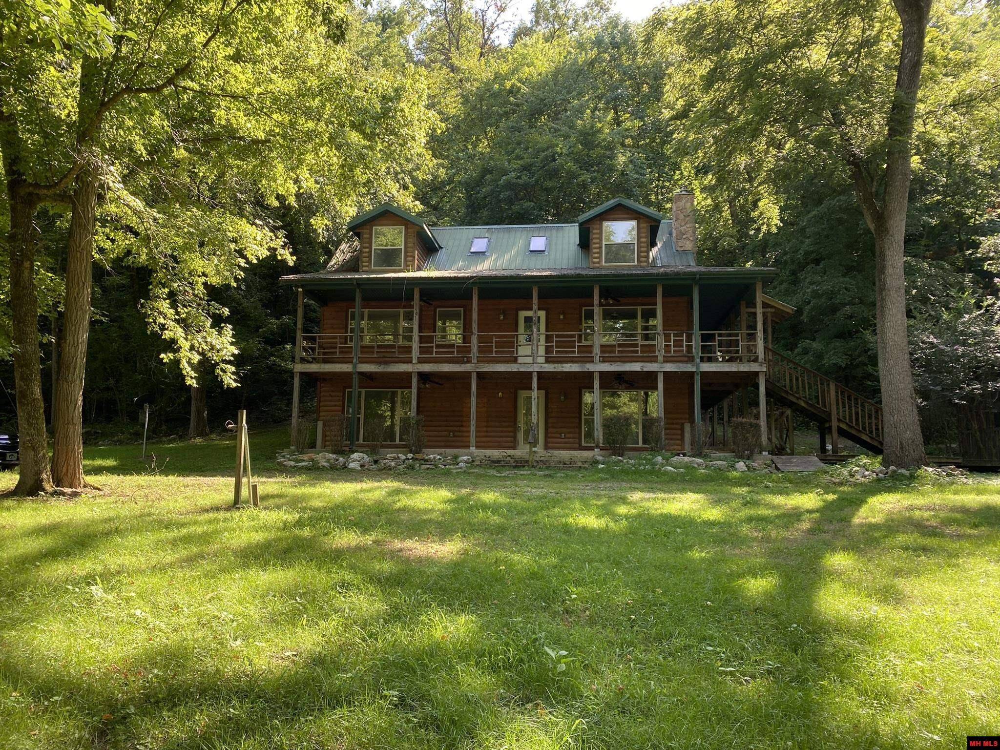 Flippin, AR 72634,751 DOVEWOOD LANE