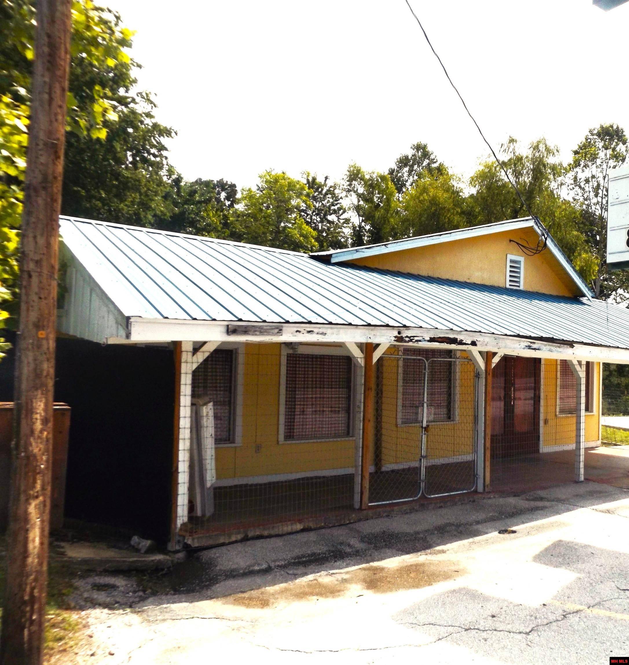 St Joe, AR 72675,14189 HWY 65