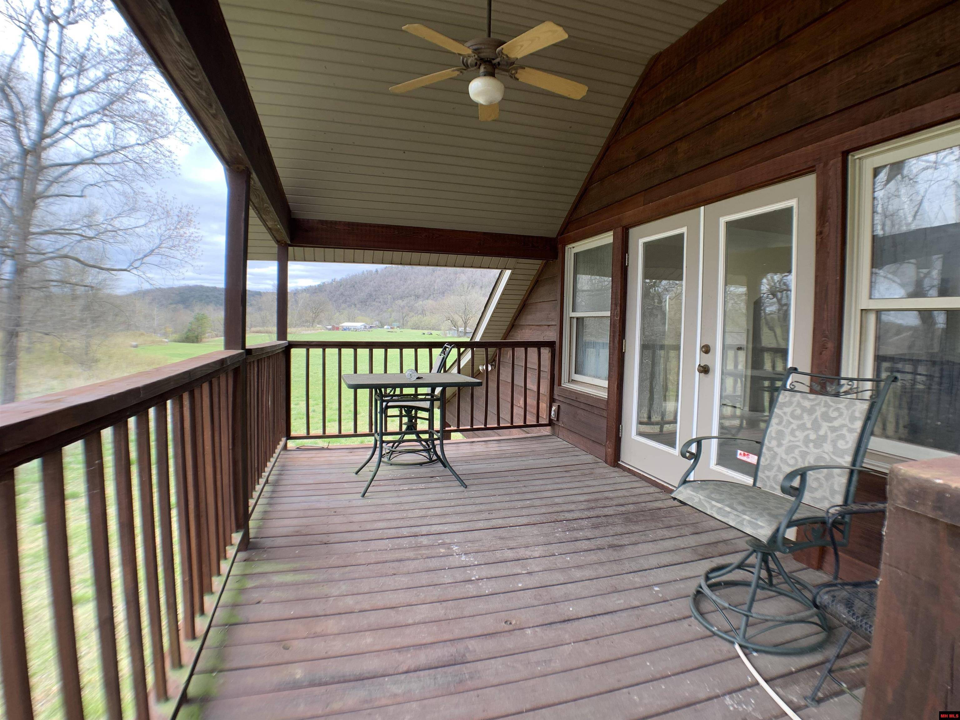 Norfork, AR 72658,3452 CR 108