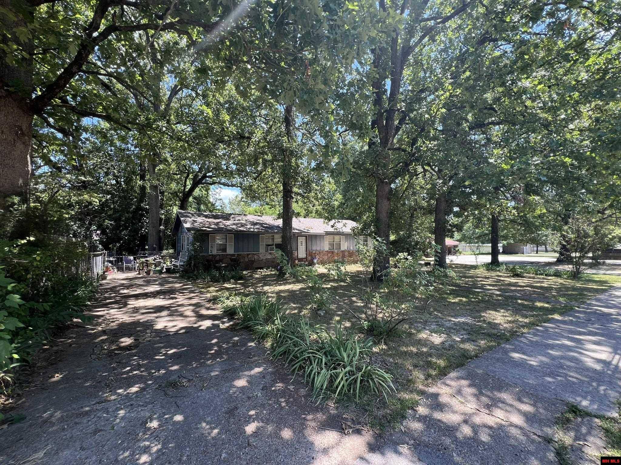 Summit, AR 72677,212 S MAIN STREET