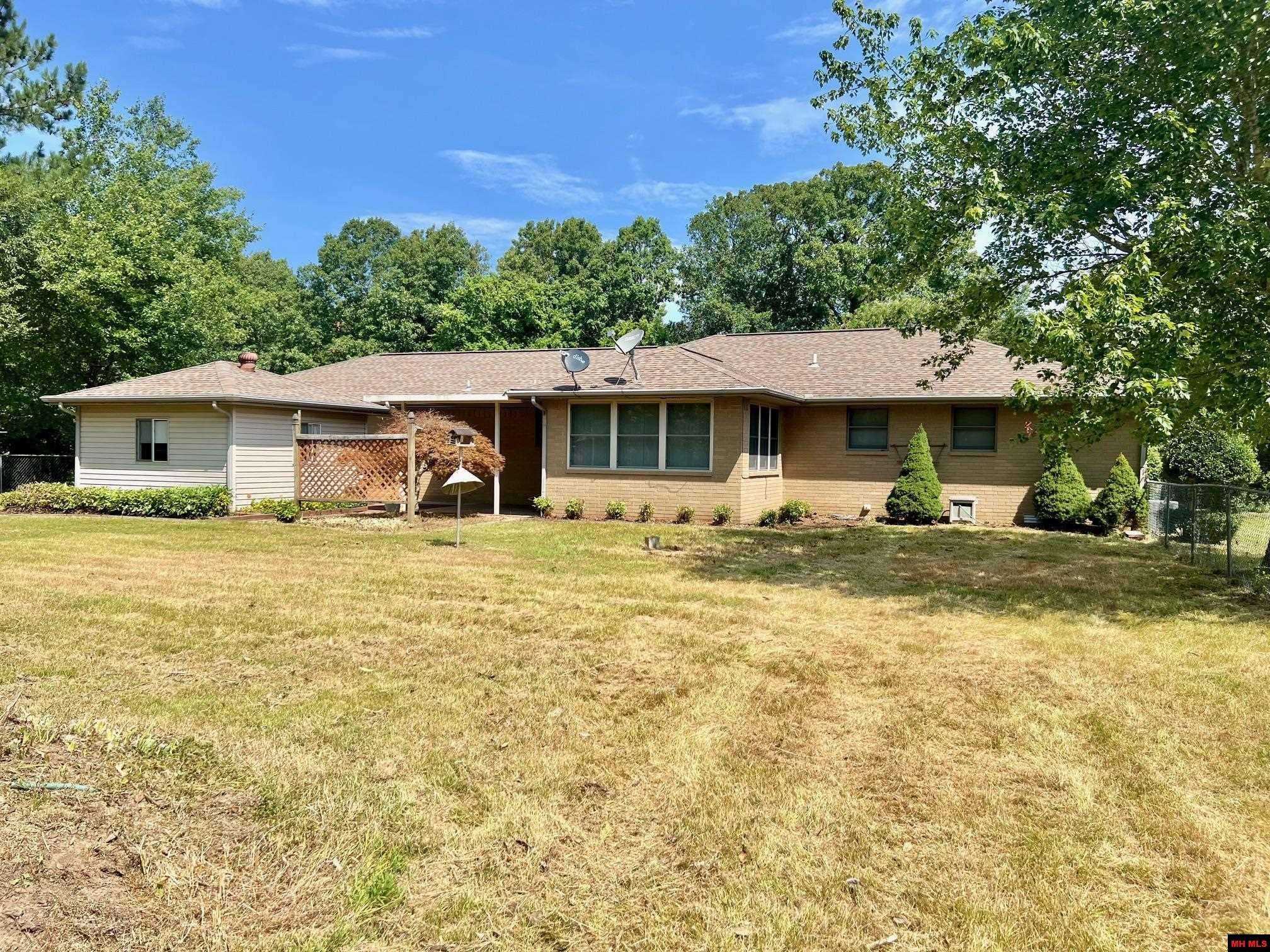 Mountain Home, AR 72653,305 RIDGE ROAD