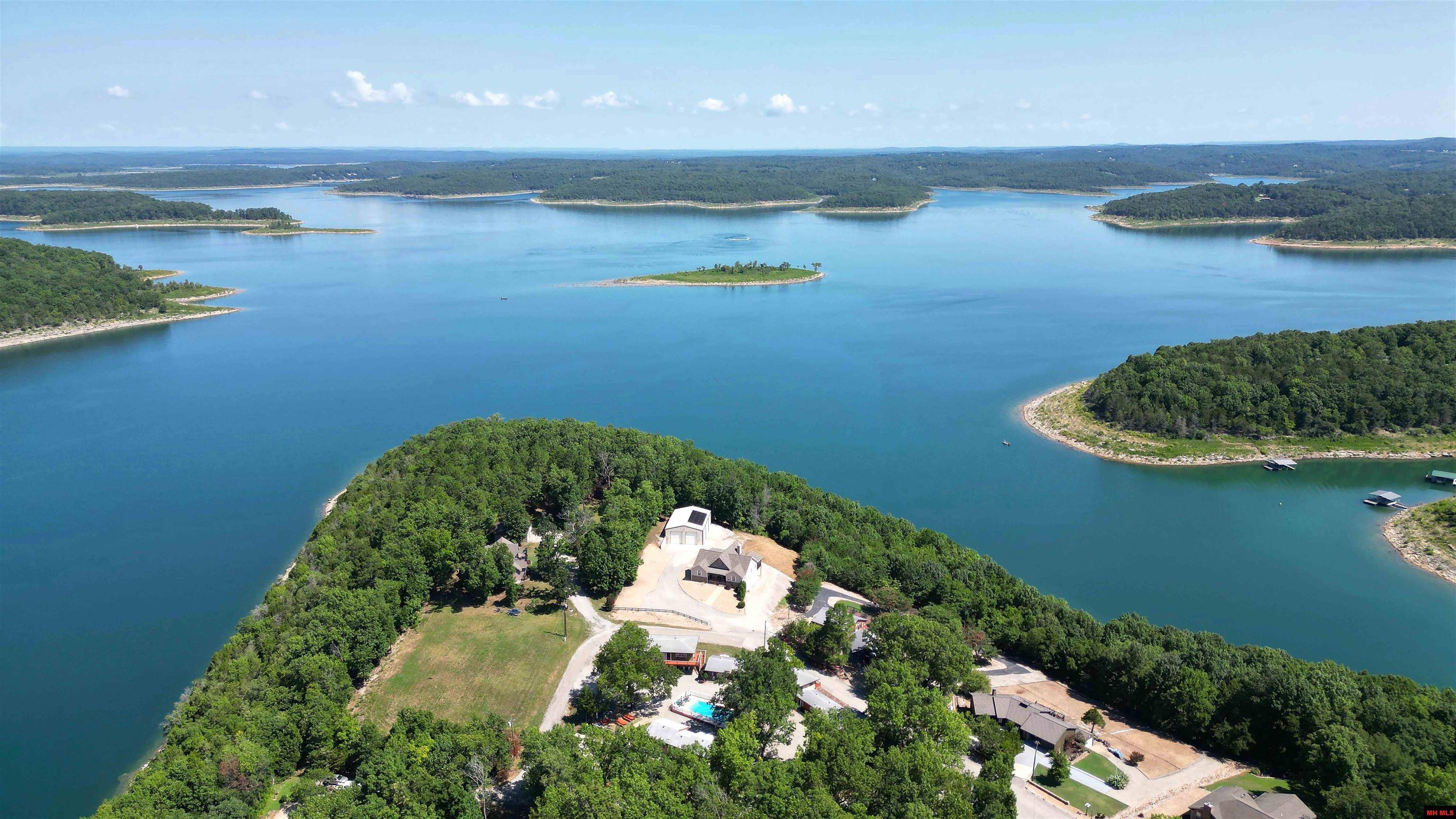 Bull Shoals, AR 72619,205 PINEHURST POINT