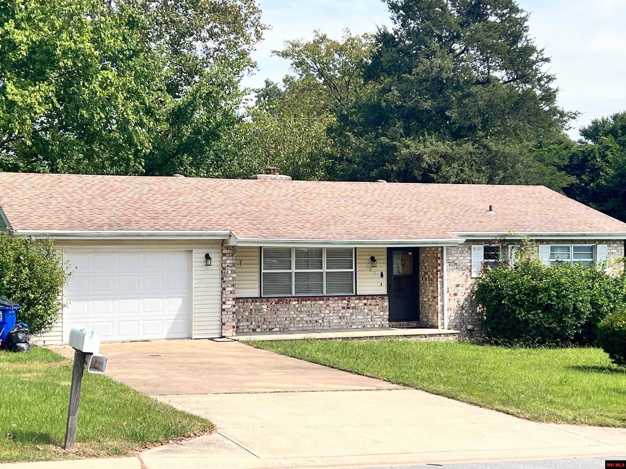 Mountain Home, AR 72653,187 W WADE AVENUE
