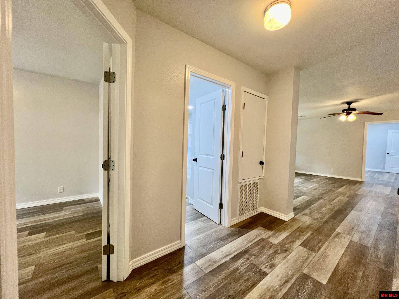 Bull Shoals, AR 72619,714 MAPLE AVENUE