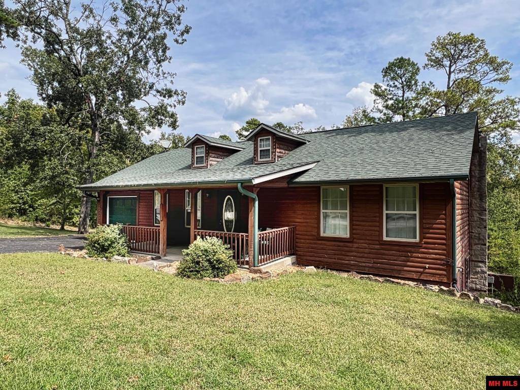 Salesville, AR 72658,233 WHITE OAK DRIVE