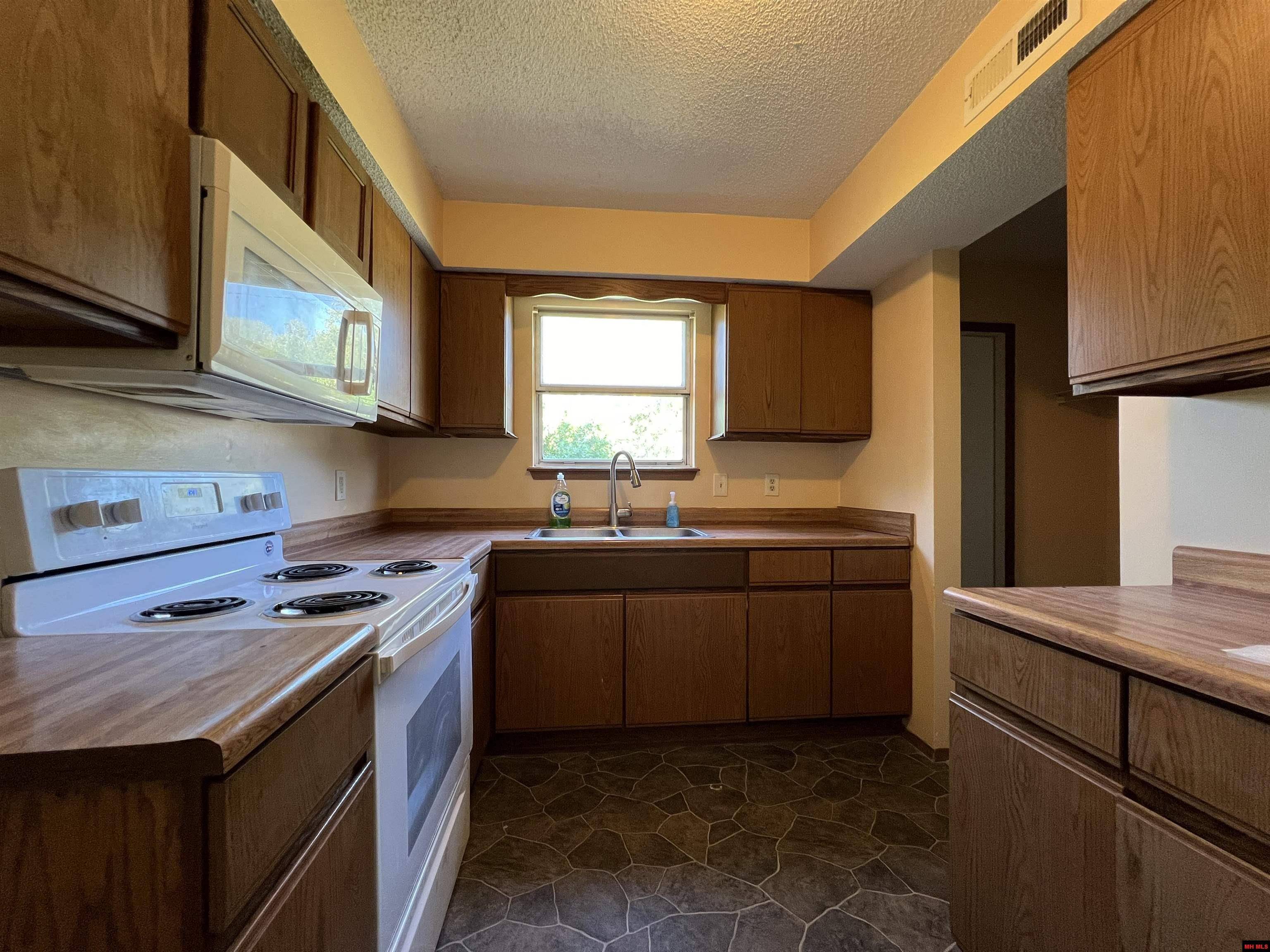 Mountain Home, AR 72653,502 NEWTON AVENUE