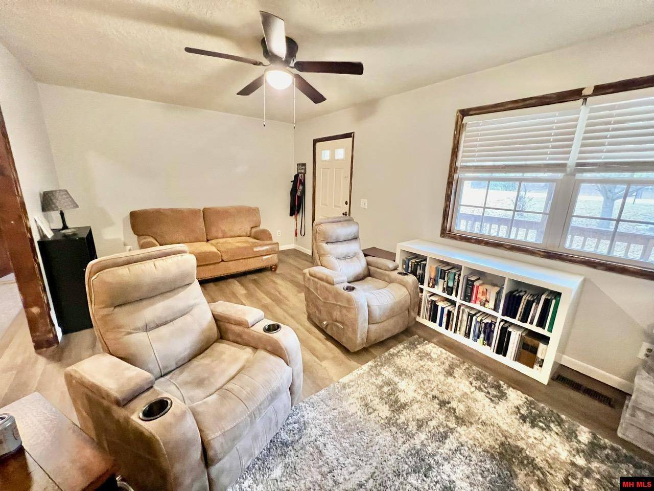 Yellville, AR 72687,1000 N ESTES AVENUE