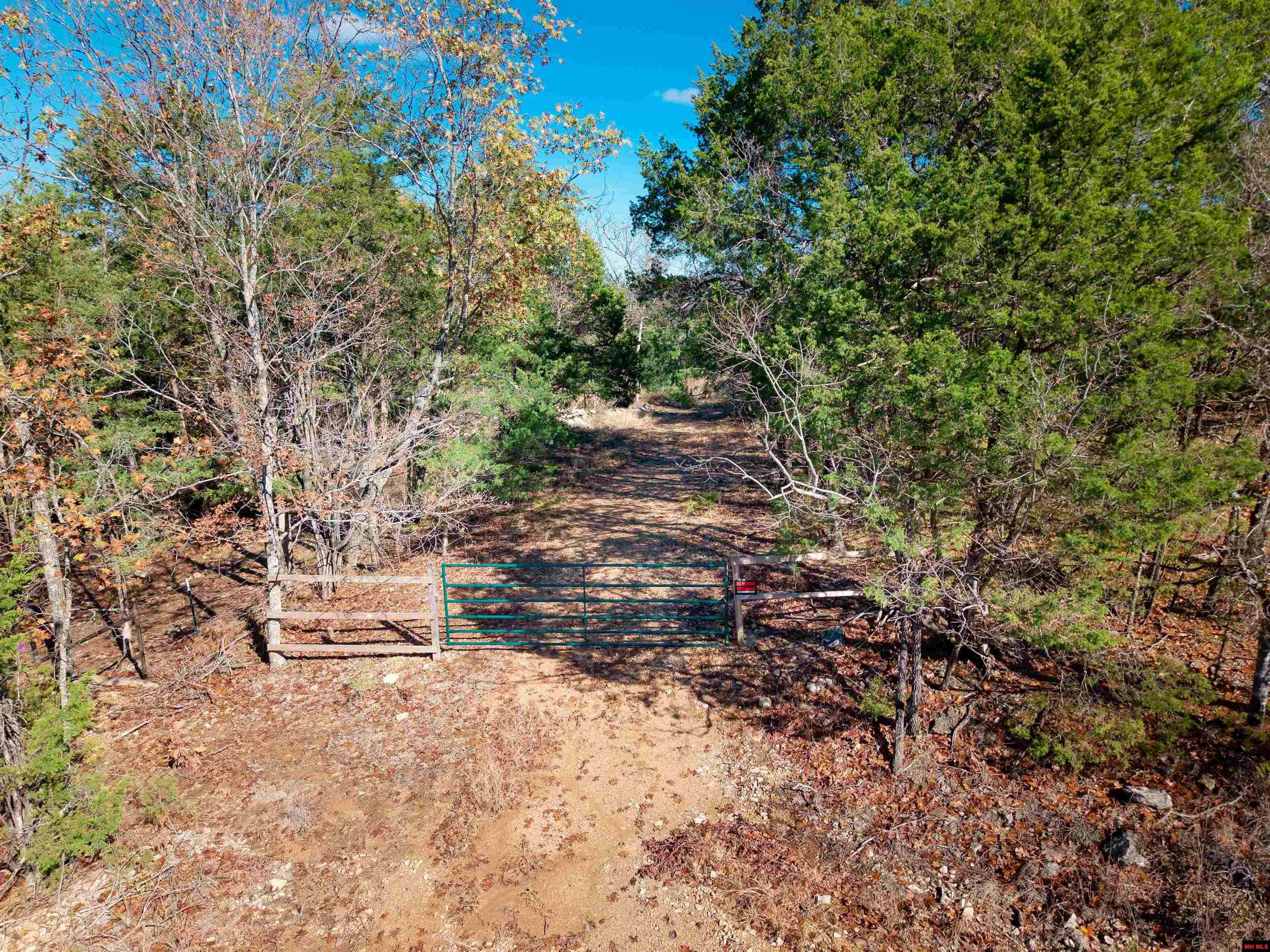 Oakland, AR 72661,563 MC 122