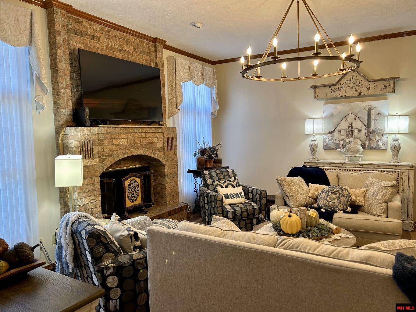 Mountain Home, AR 72653,405 HOLLY GROVE DRIVE