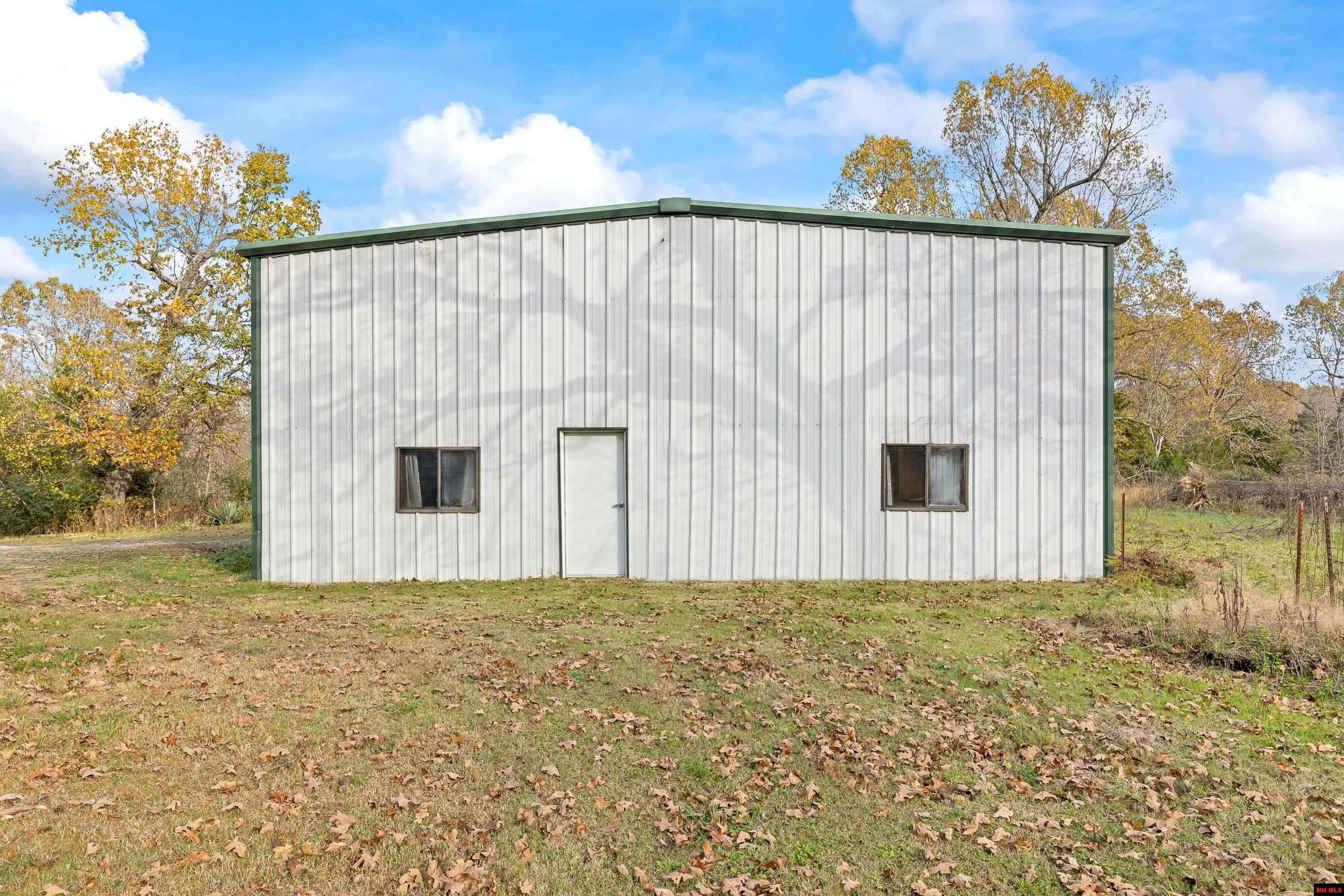Elizabeth, AR 72653,86 CENTER CIRCLE