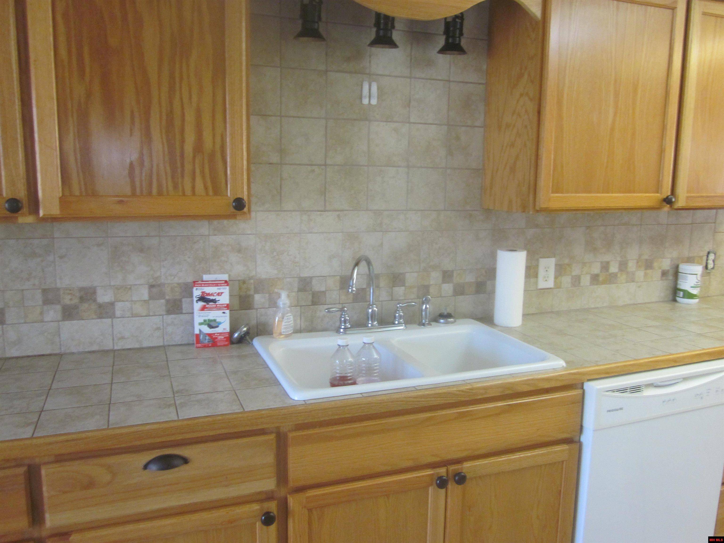 Henderson, AR 72555,104 ROYAL OAKS LANE