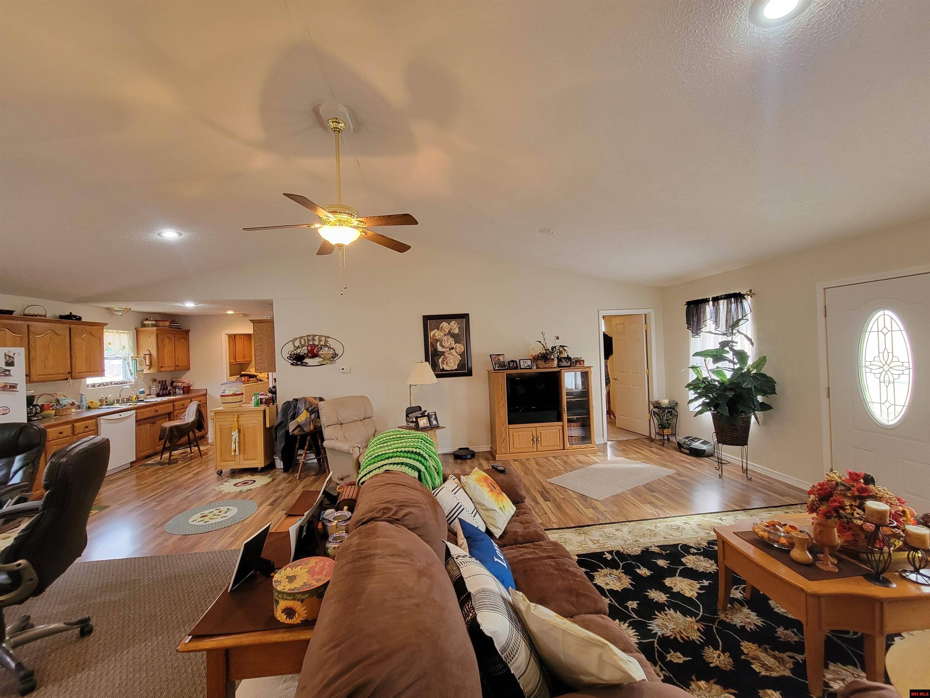 Gainesville, MO 65655,331 WYANDOTTE DRIVE