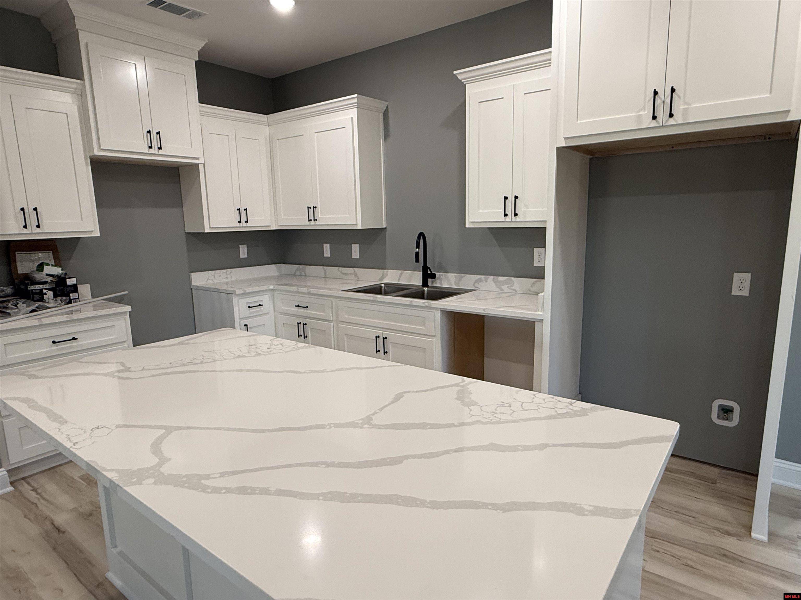 Mountain Home, AR 72653,1384 HAMPSHIRE CIRCLE