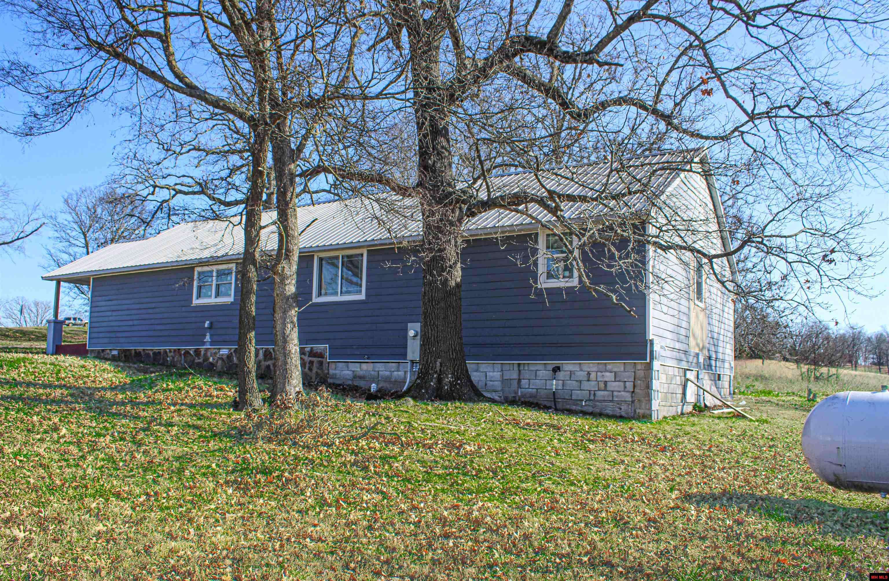 Lead Hill, AR 72644,20578 N HWY 14