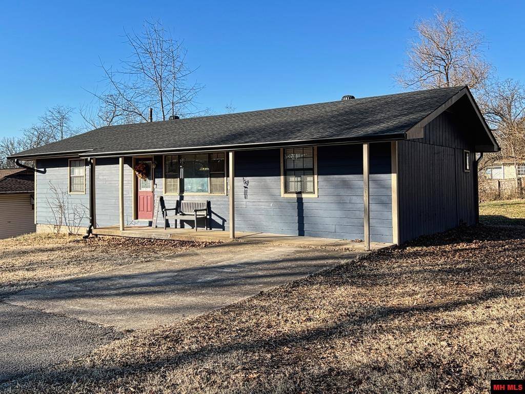 Gassville, AR 72635,706 VINE STREET