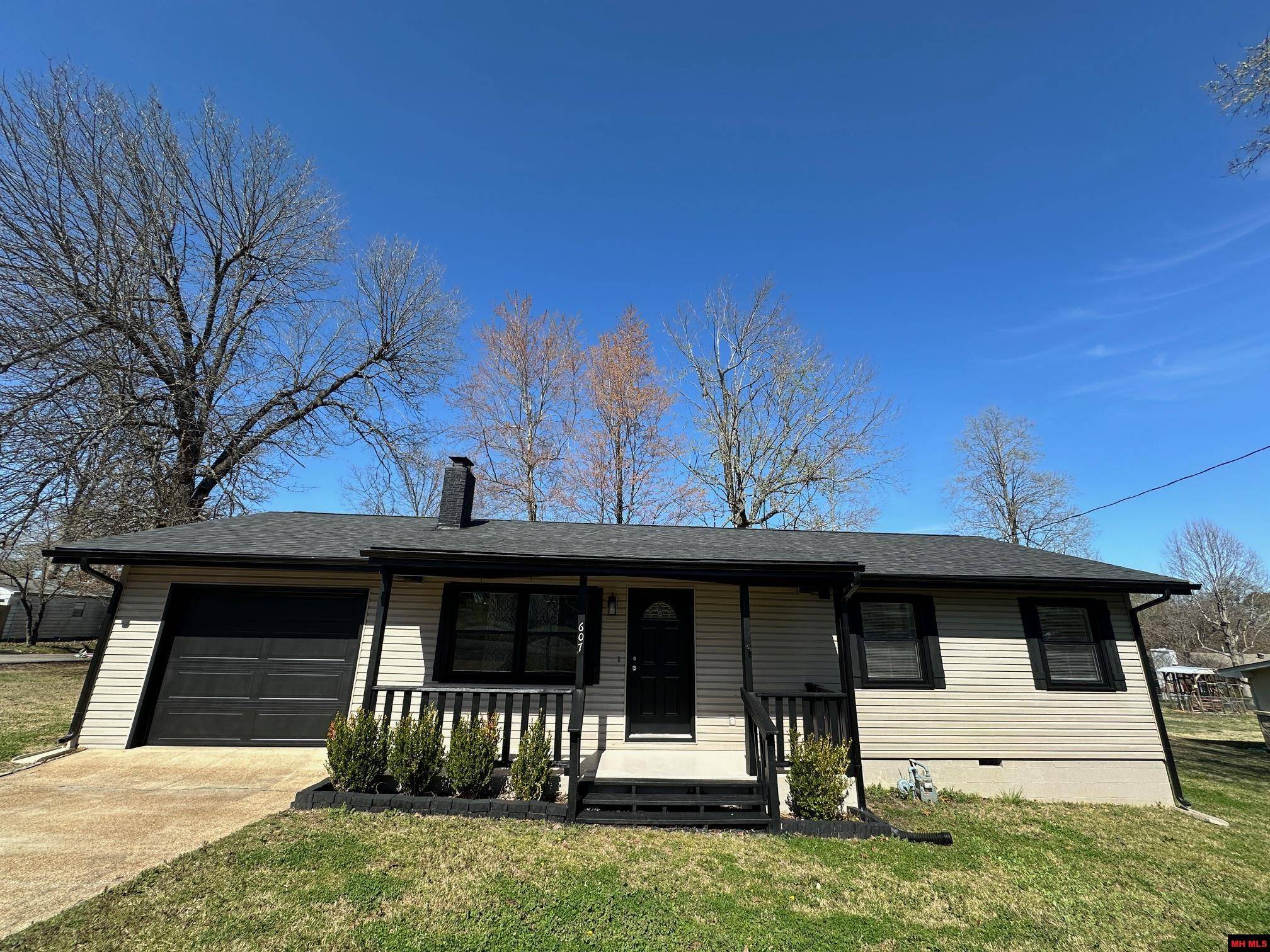 Mountain Home, AR 72653,607 E 7TH STREET