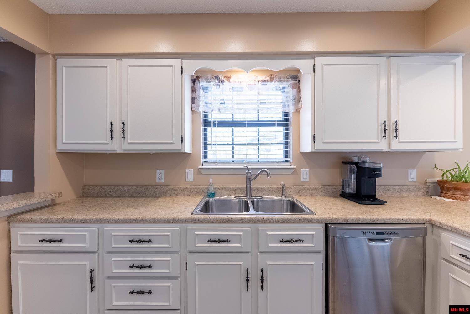 Mountain Home, AR 72653,1001 HEATHERDOWN TRAIL