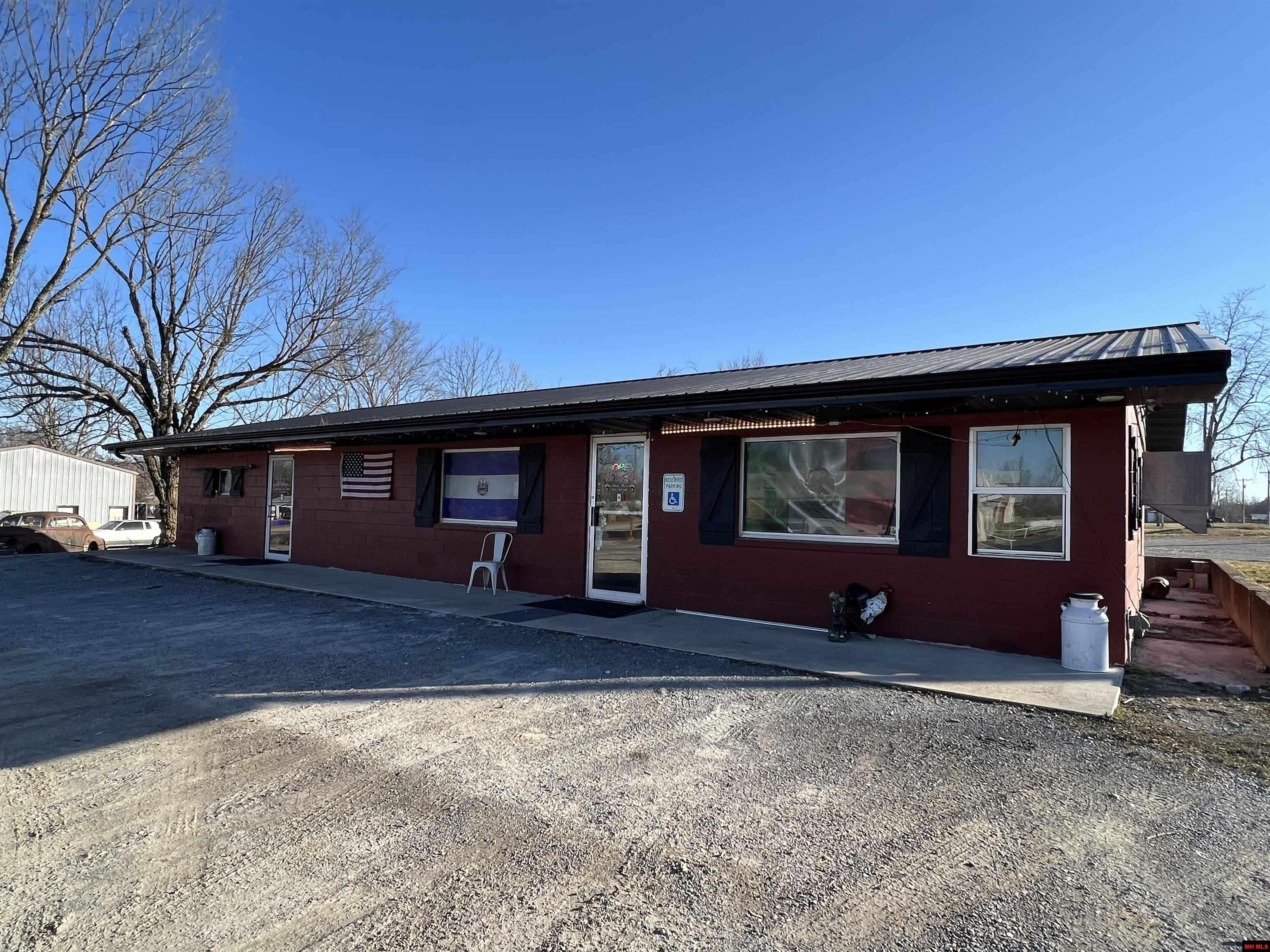 Viola, AR 72583,9746 HWY 62 EAST