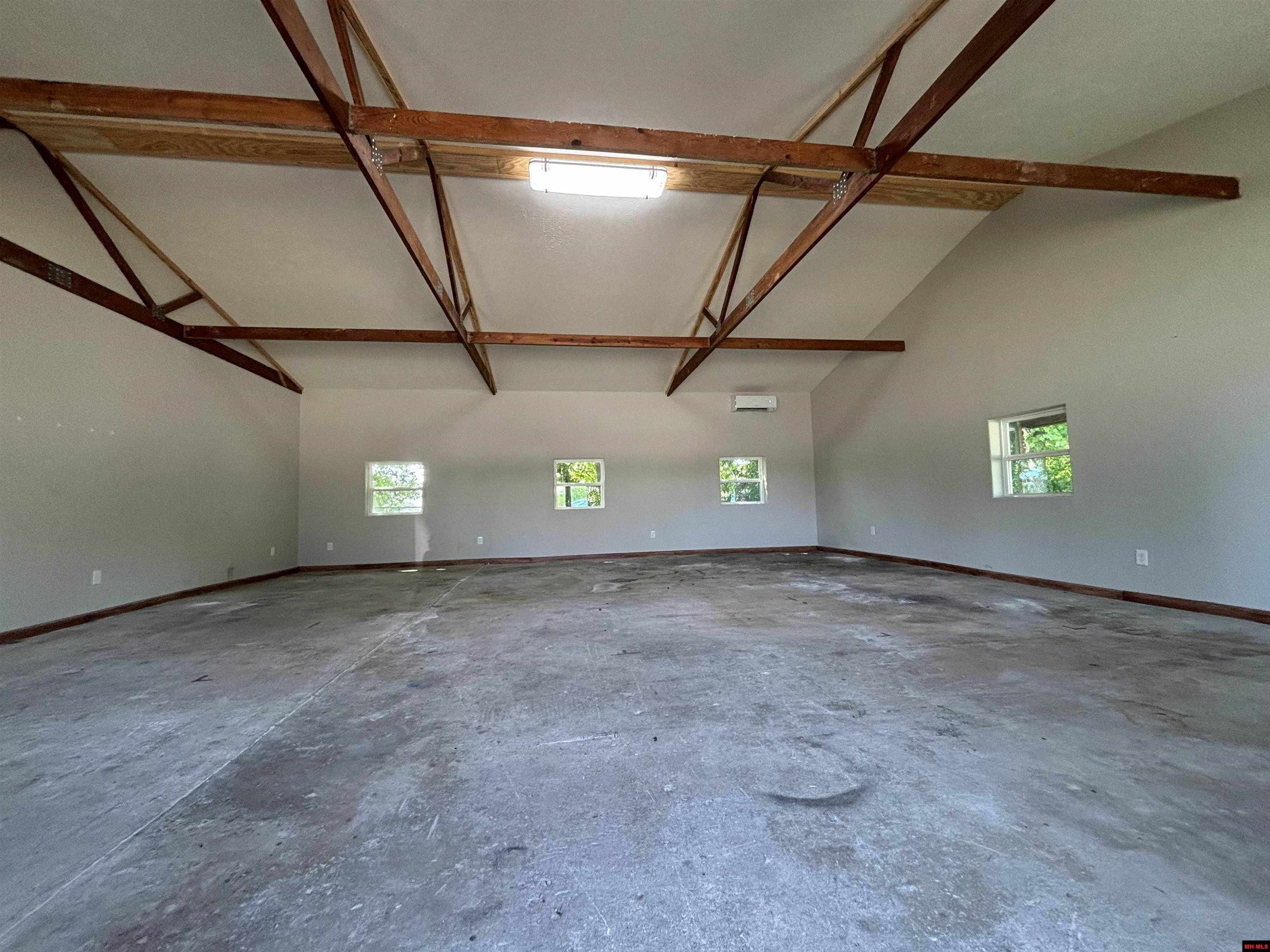 Gassville, AR 72635,110 HOPPER STREET