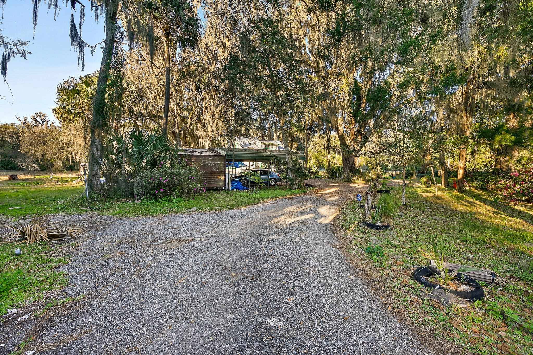 East Palatka, FL 32131,104 W Louis Broer Road