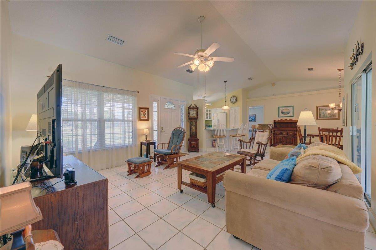 St Augustine, FL 32086,4070 Red Pine Ln