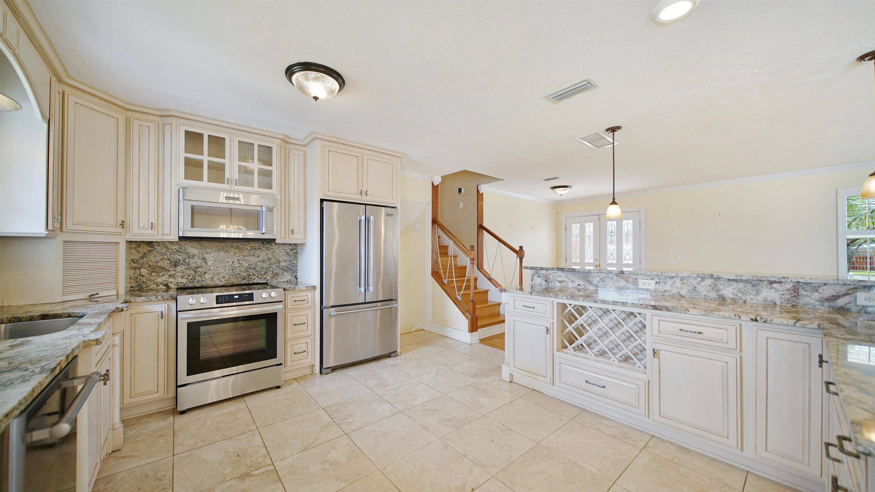 East Palatka, FL 32131,229 River Dr