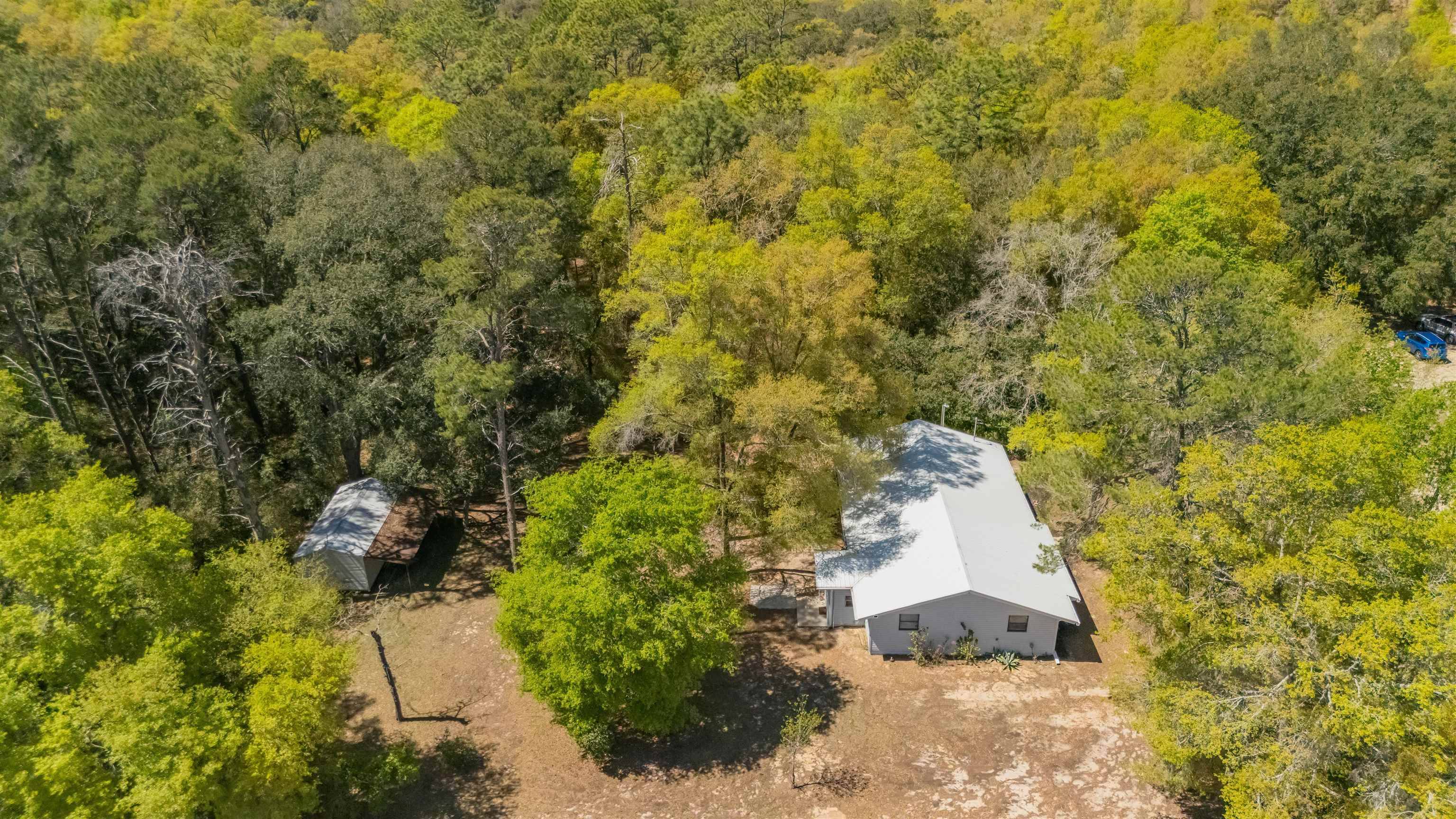 Interlachen, FL 32148,105 Orange St