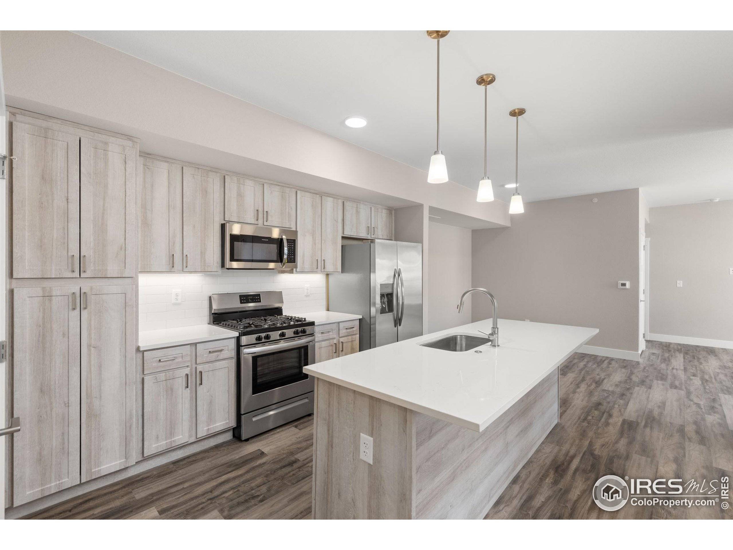 Lafayette, CO 80026,290 S Cherrywood Dr #102