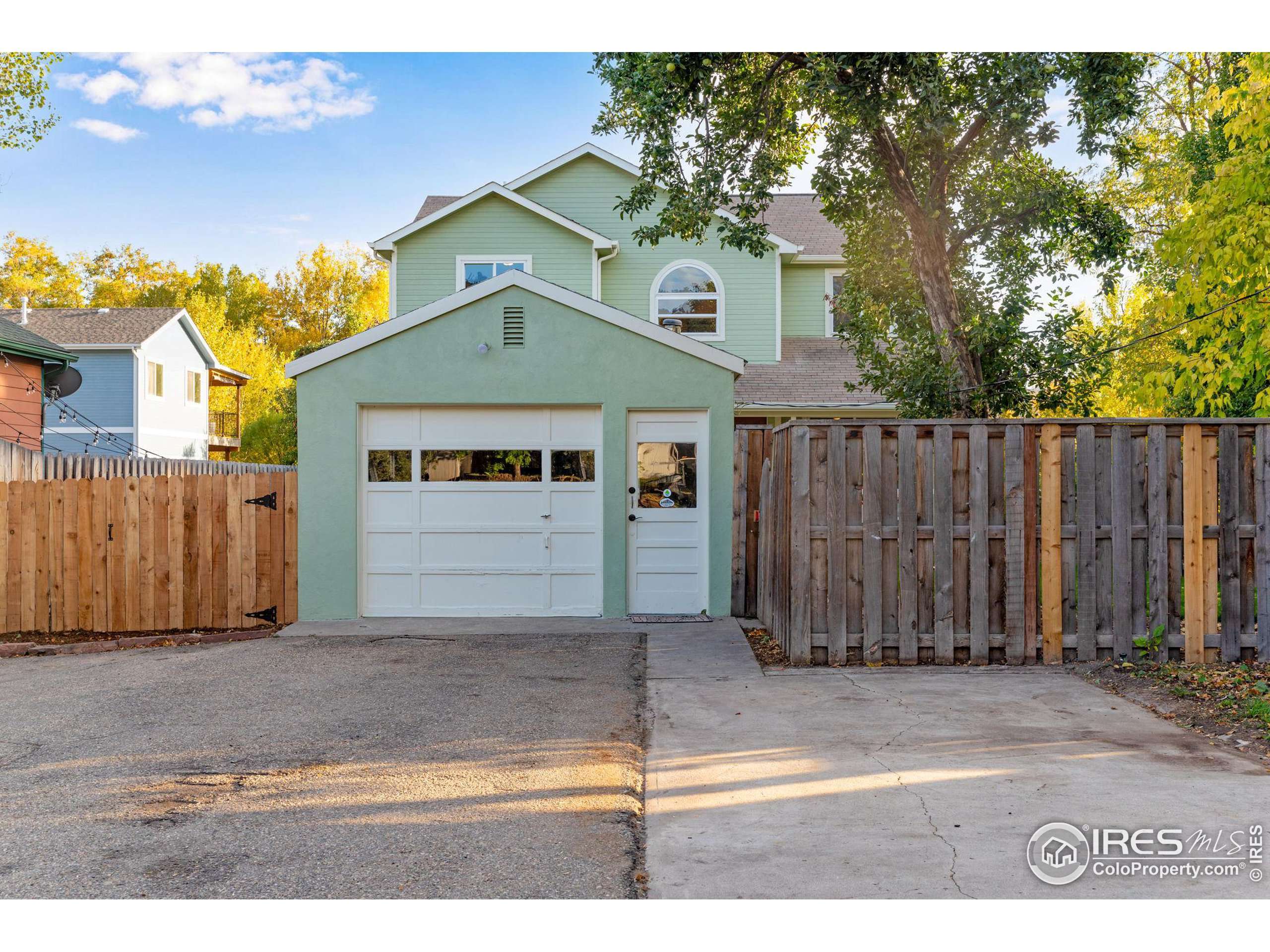 Lyons, CO 80540,217 Park St