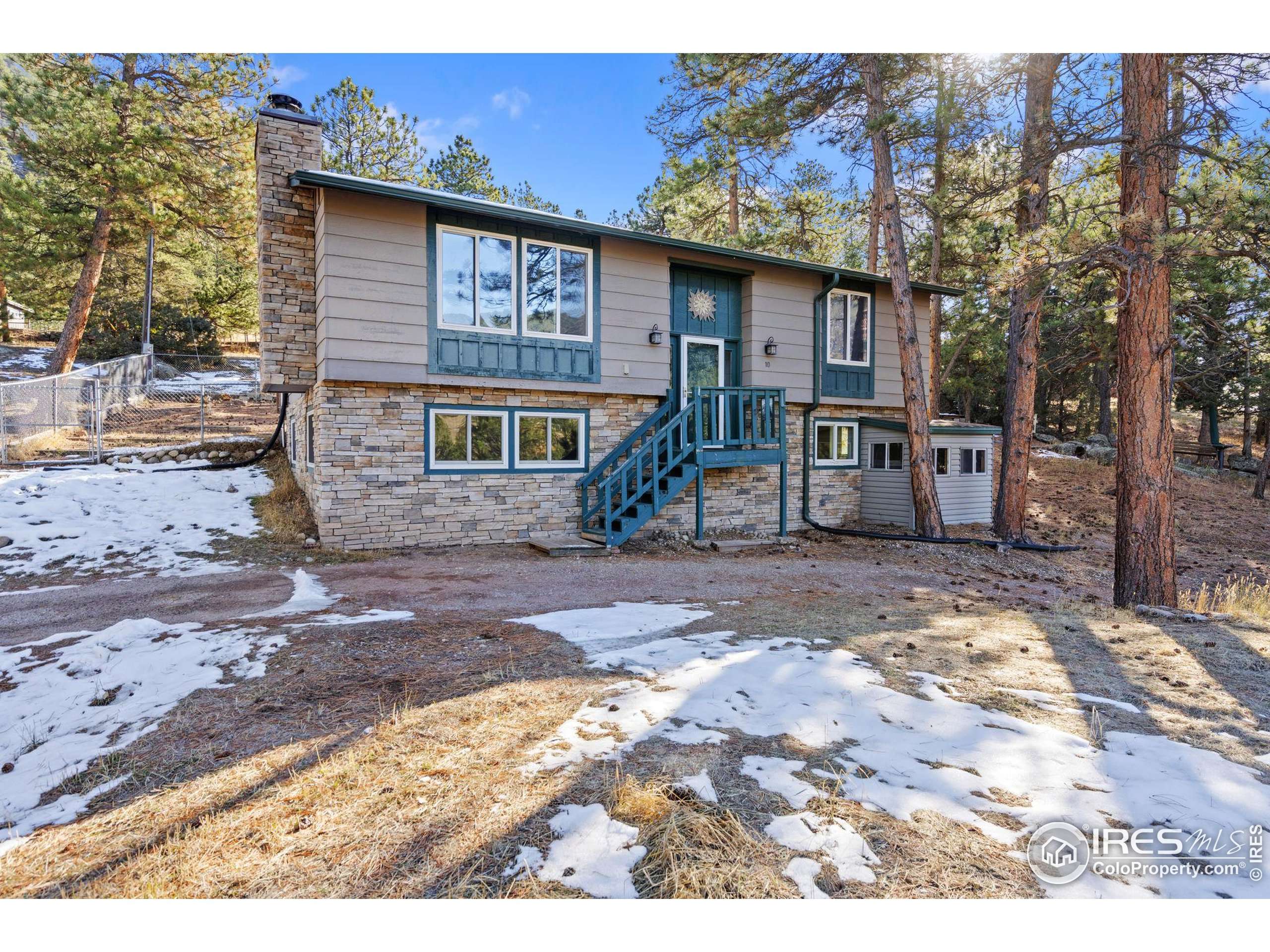 Lyons, CO 80540,10 Estes Park Estates Dr