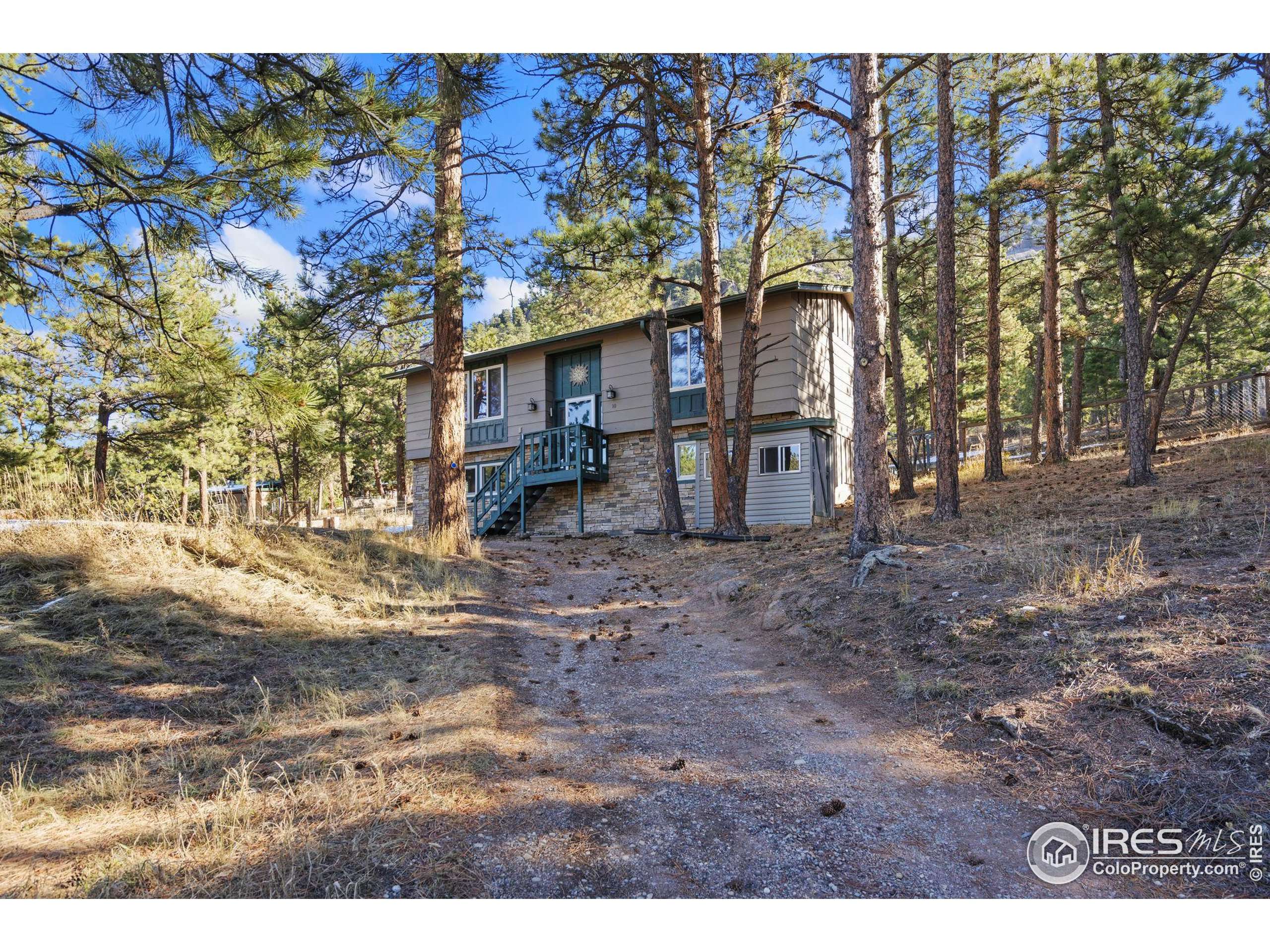 Lyons, CO 80540,10 Estes Park Estates Dr