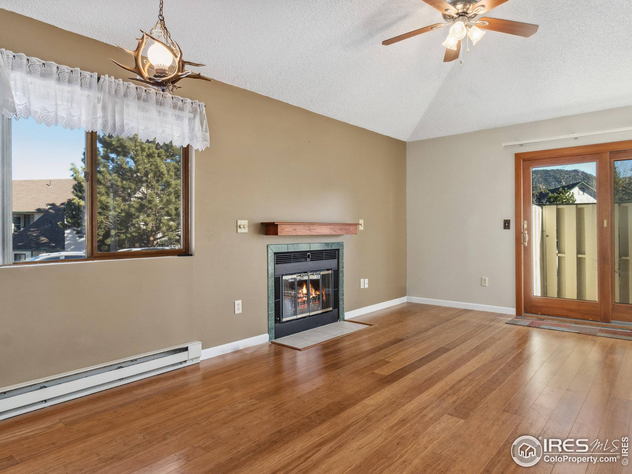 Estes Park, CO 80517,1010 S Saint Vrain Ave #B4