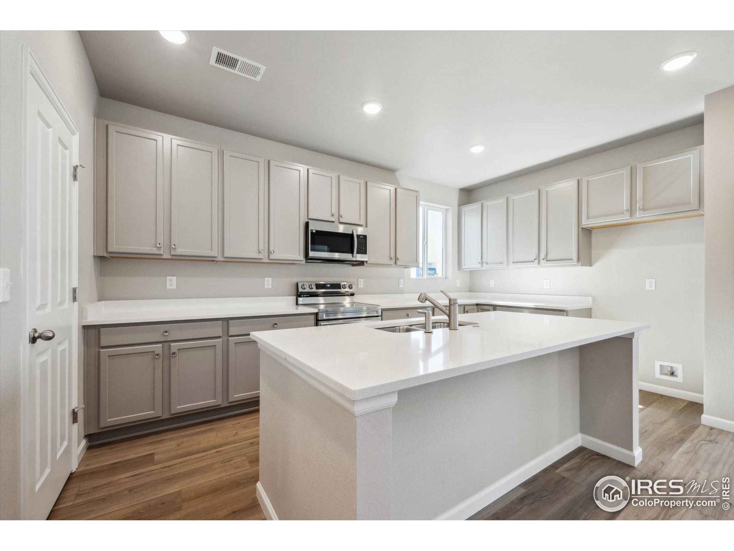 Brighton, CO 80601,2283 Serenidad St