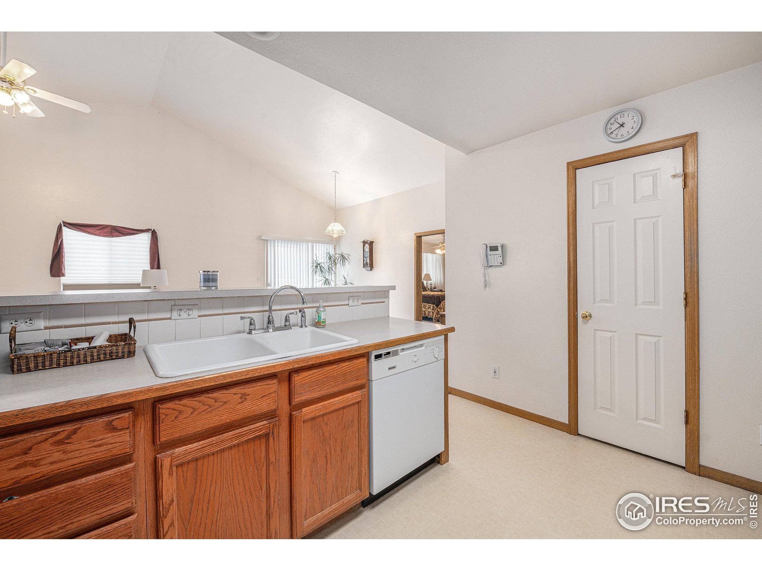 Berthoud, CO 80513,302 Victoria St