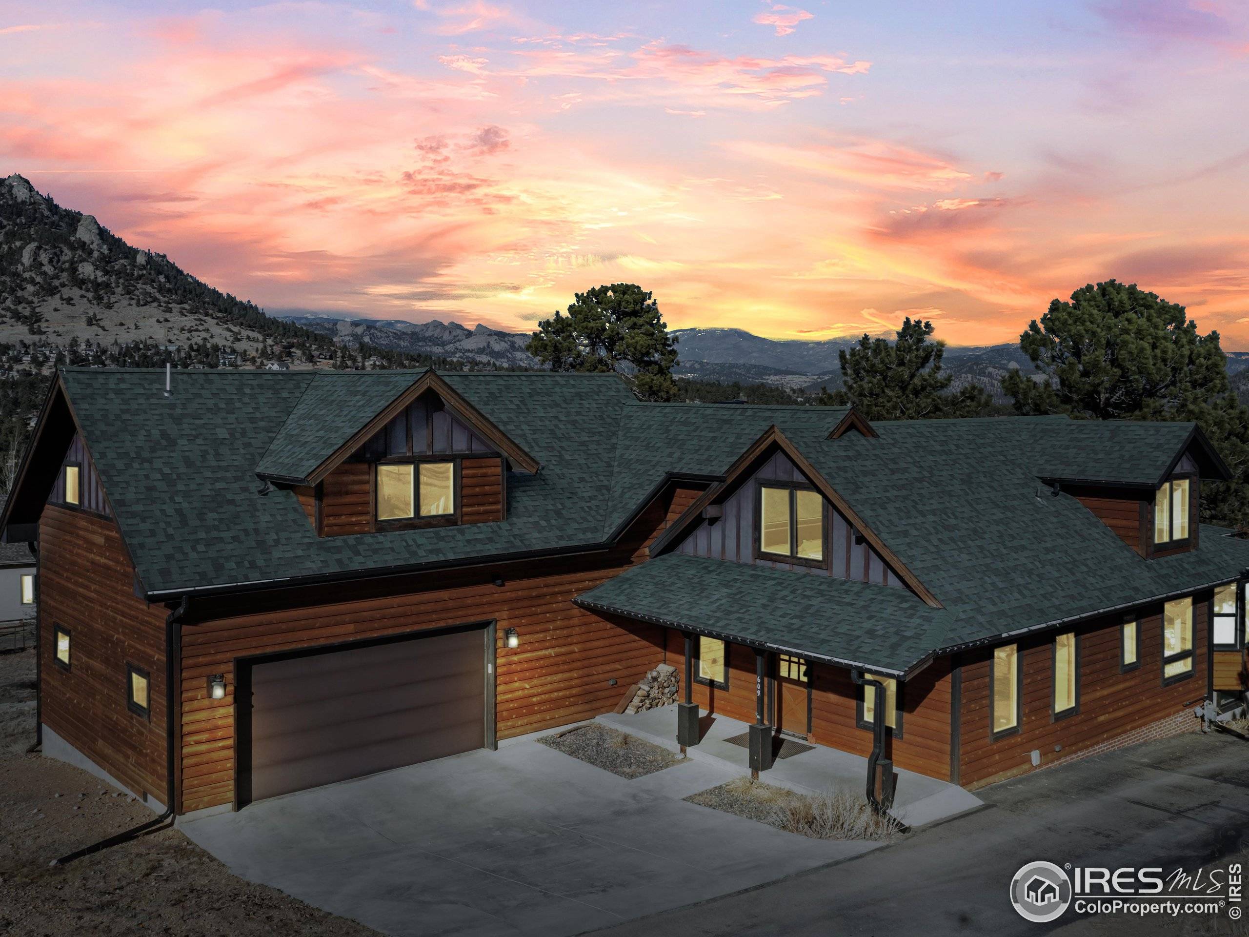 Estes Park, CO 80517,609 Whispering Pines Dr