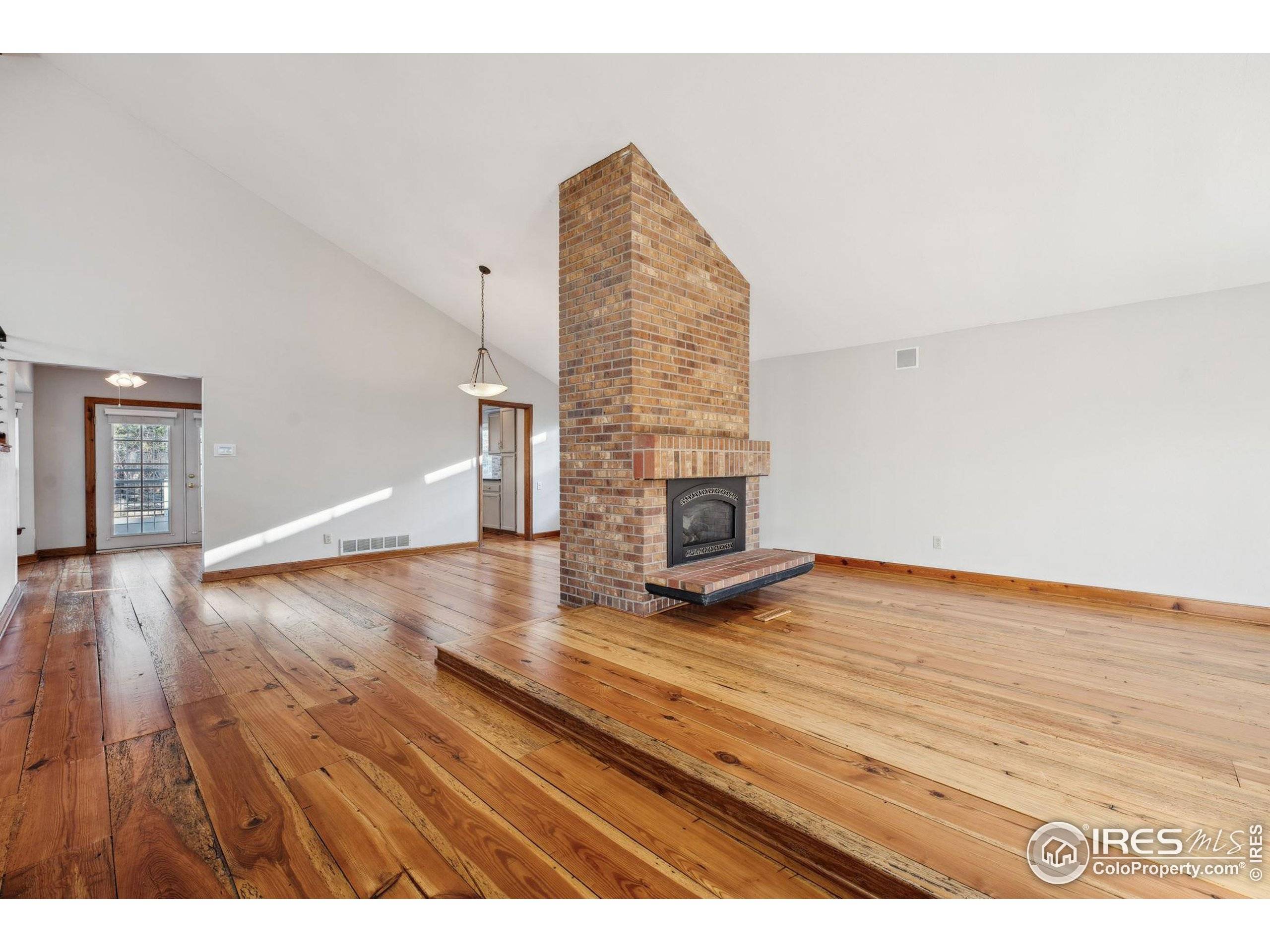 Littleton, CO 80120,2430 W Long Cir