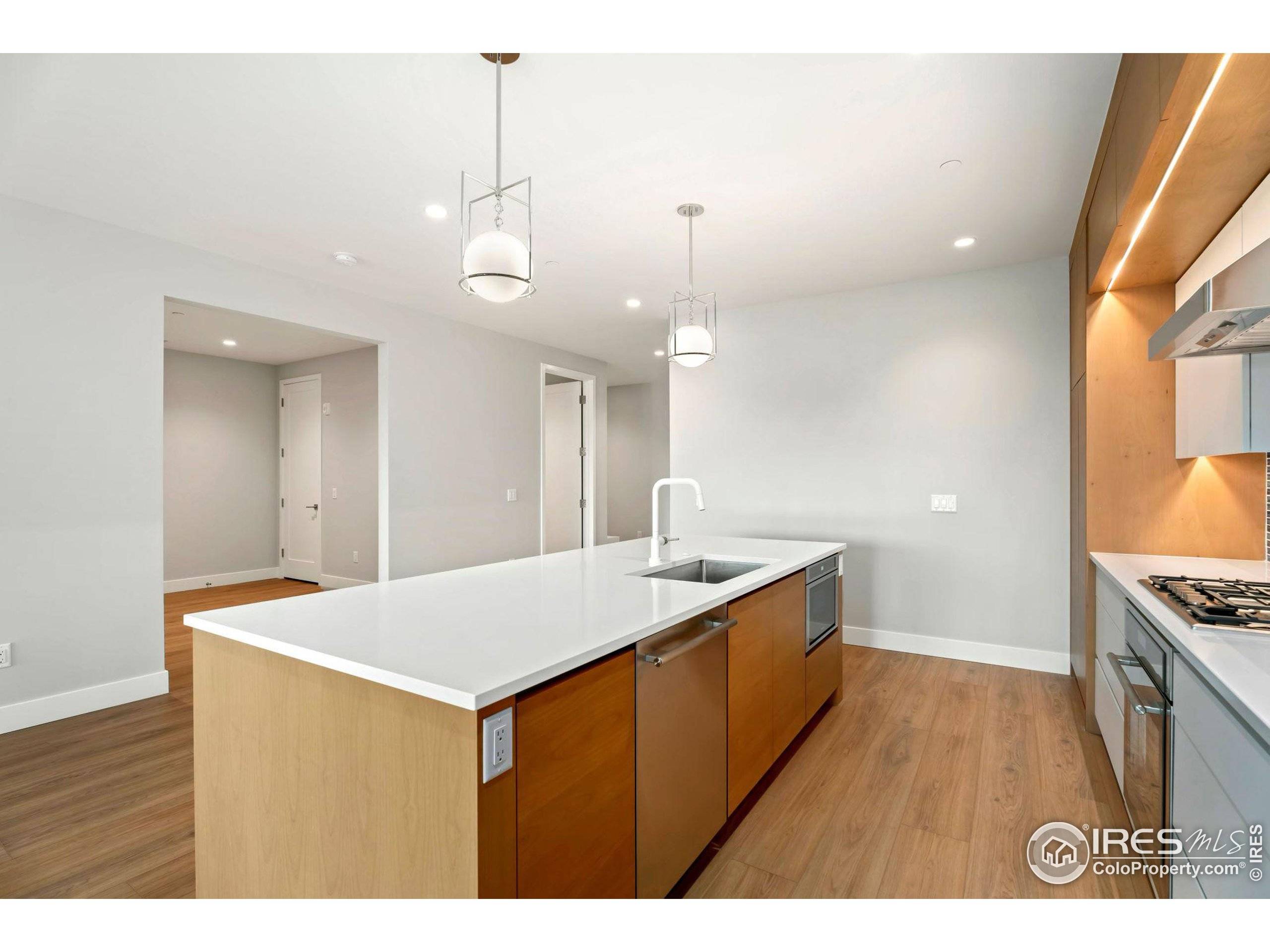 Loveland, CO 80537,205 E 6th St #205