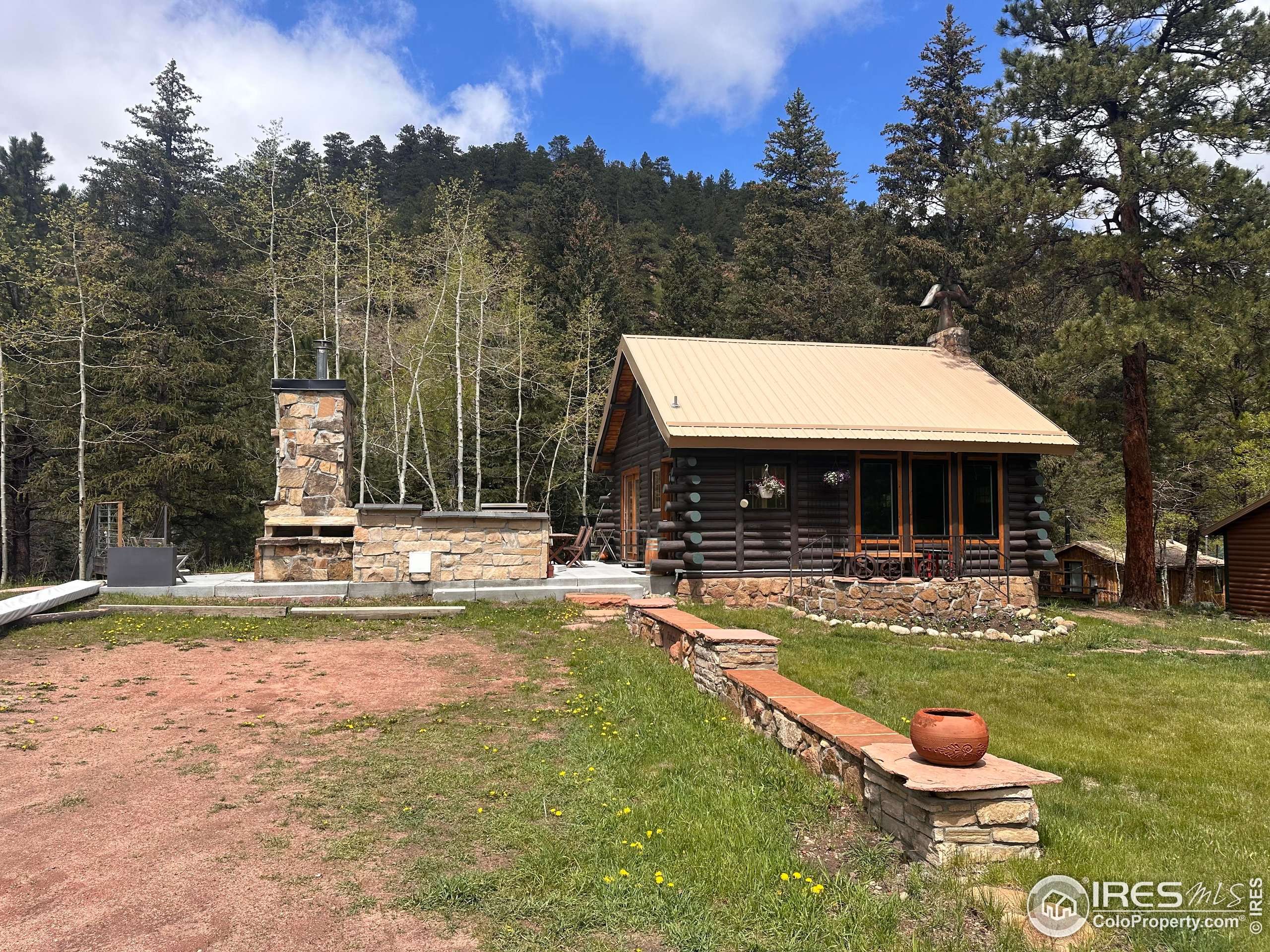 Lyons, CO 80540,820 Riverside Dr