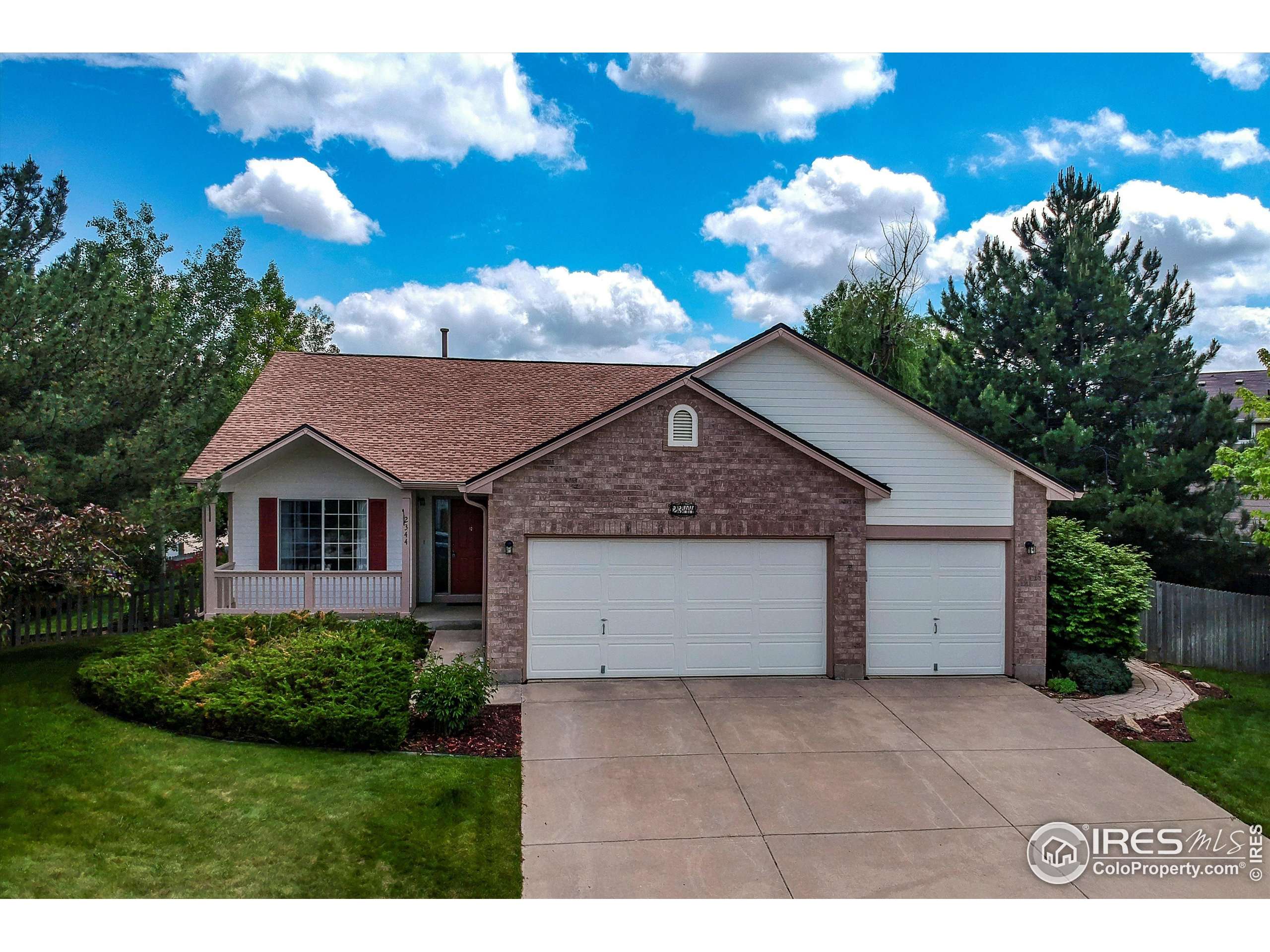 Longmont, CO 80504,2344 Flagstaff Dr
