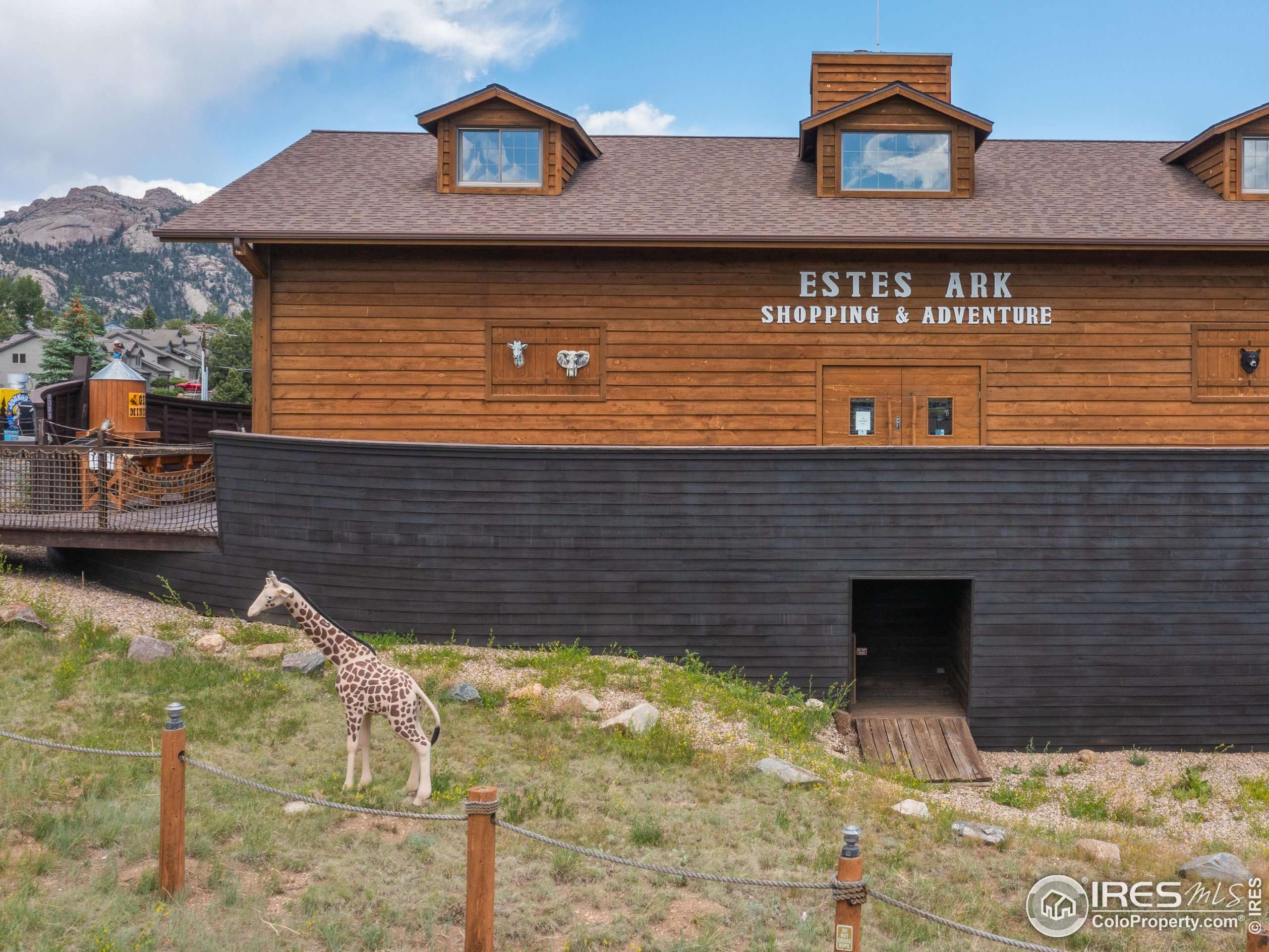 Estes Park, CO 80517,521 Lone Pine Dr