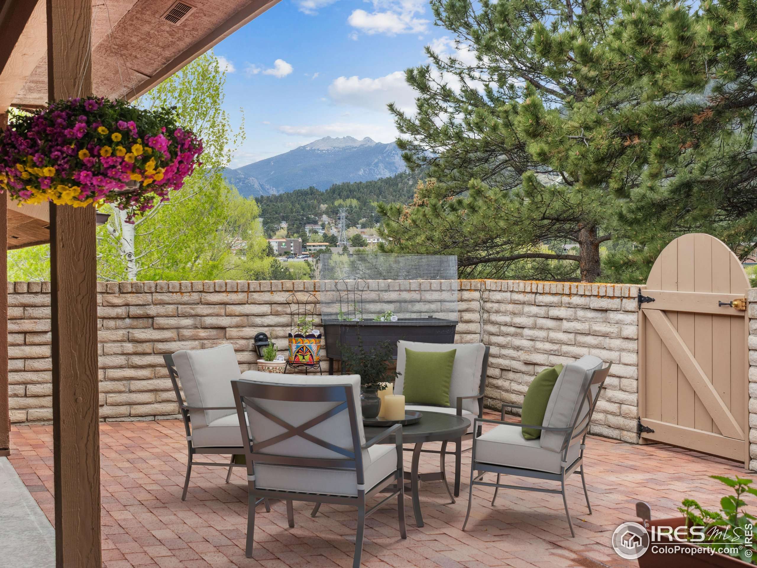 Estes Park, CO 80517,838 Vista Ln