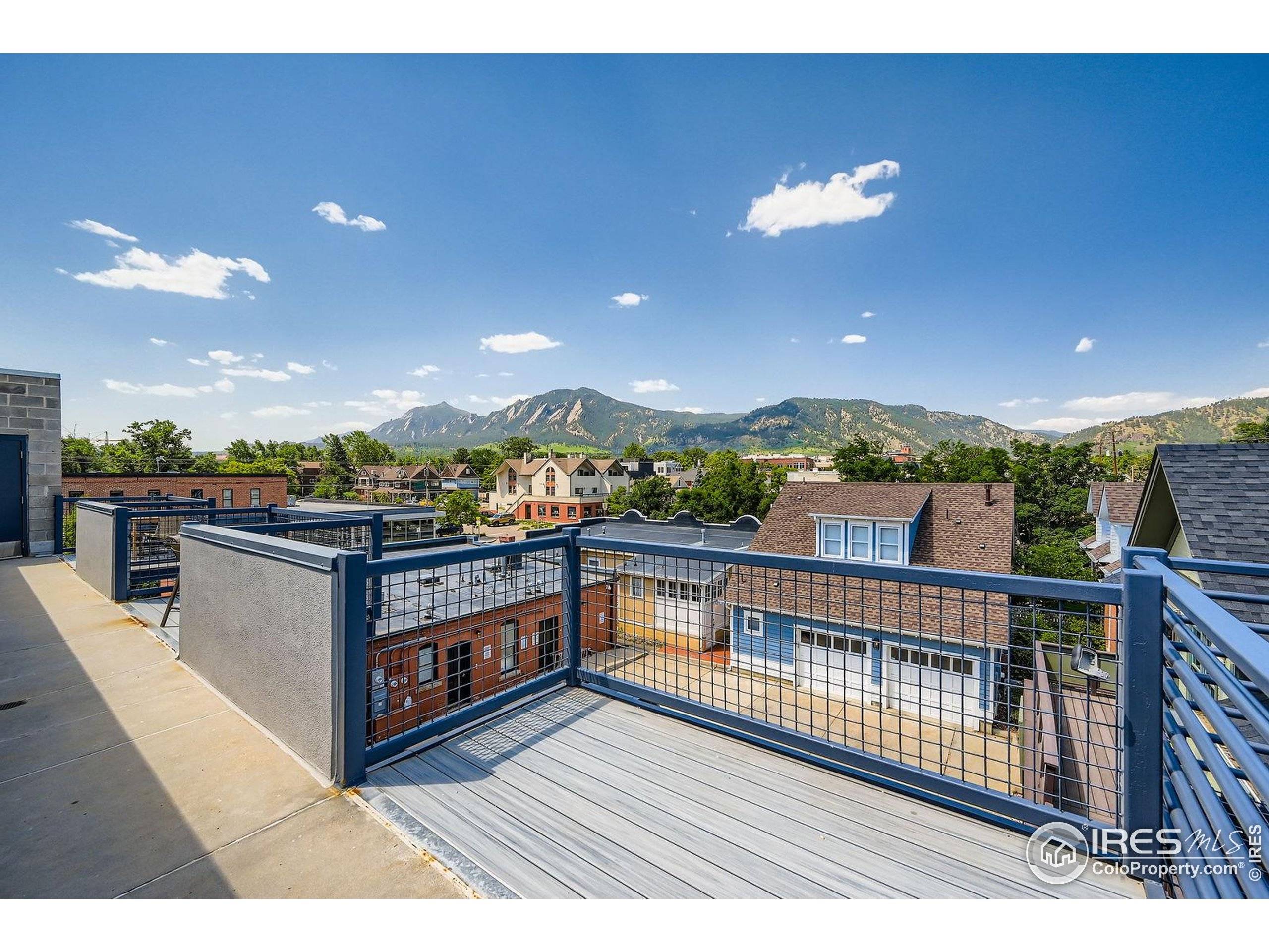 Boulder, CO 80302,1941 Pearl St #303