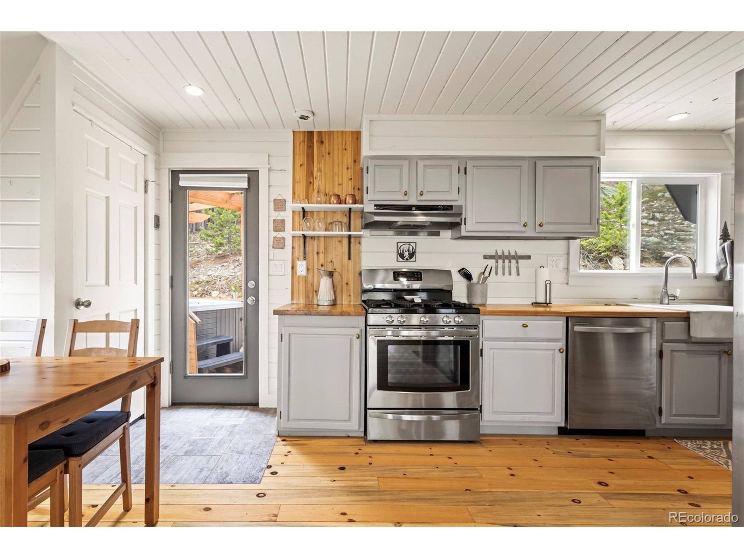 Evergreen, CO 80439,352 Apache Rd