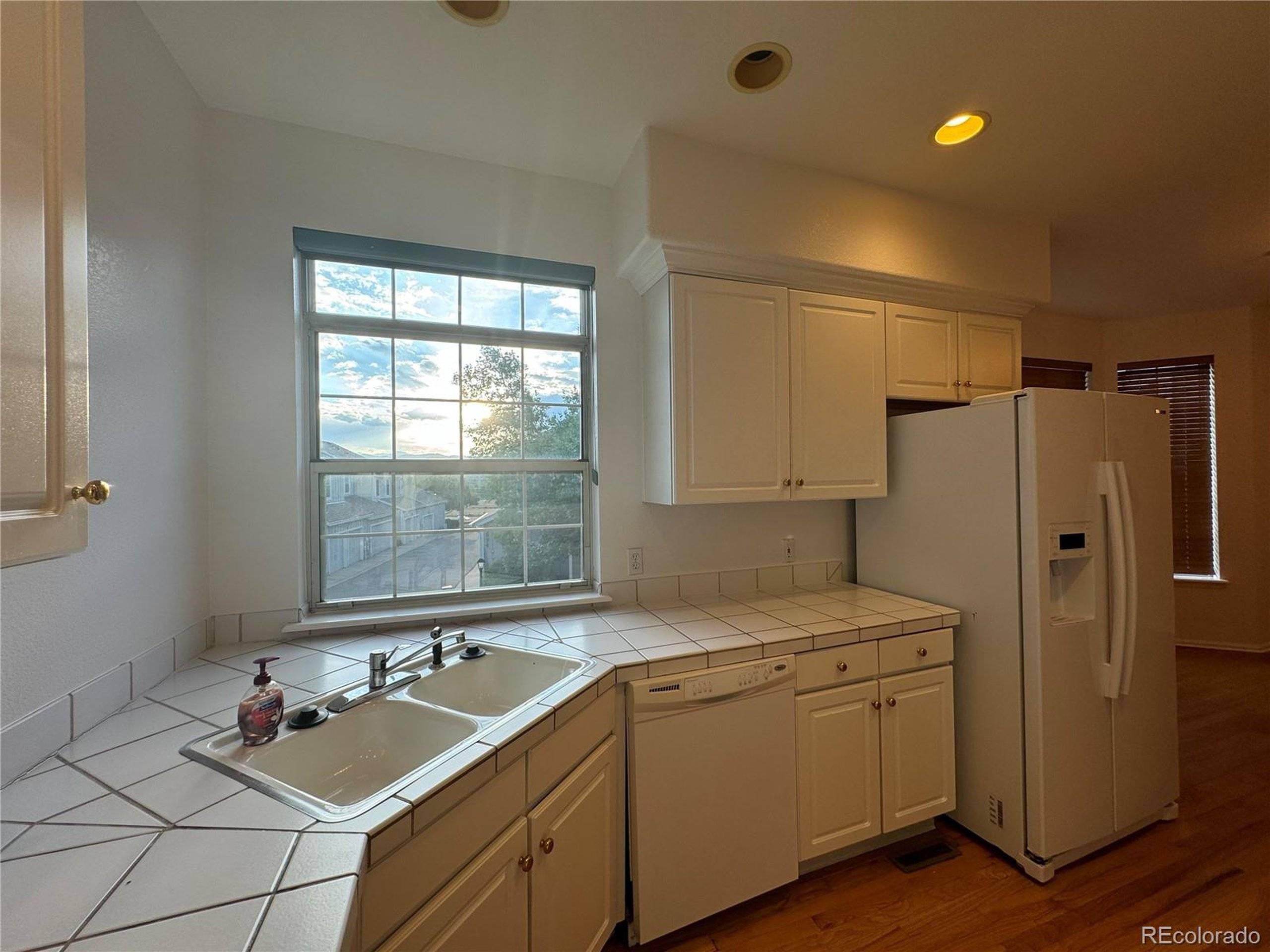 Littleton, CO 80120,2982 W Long Dr #C