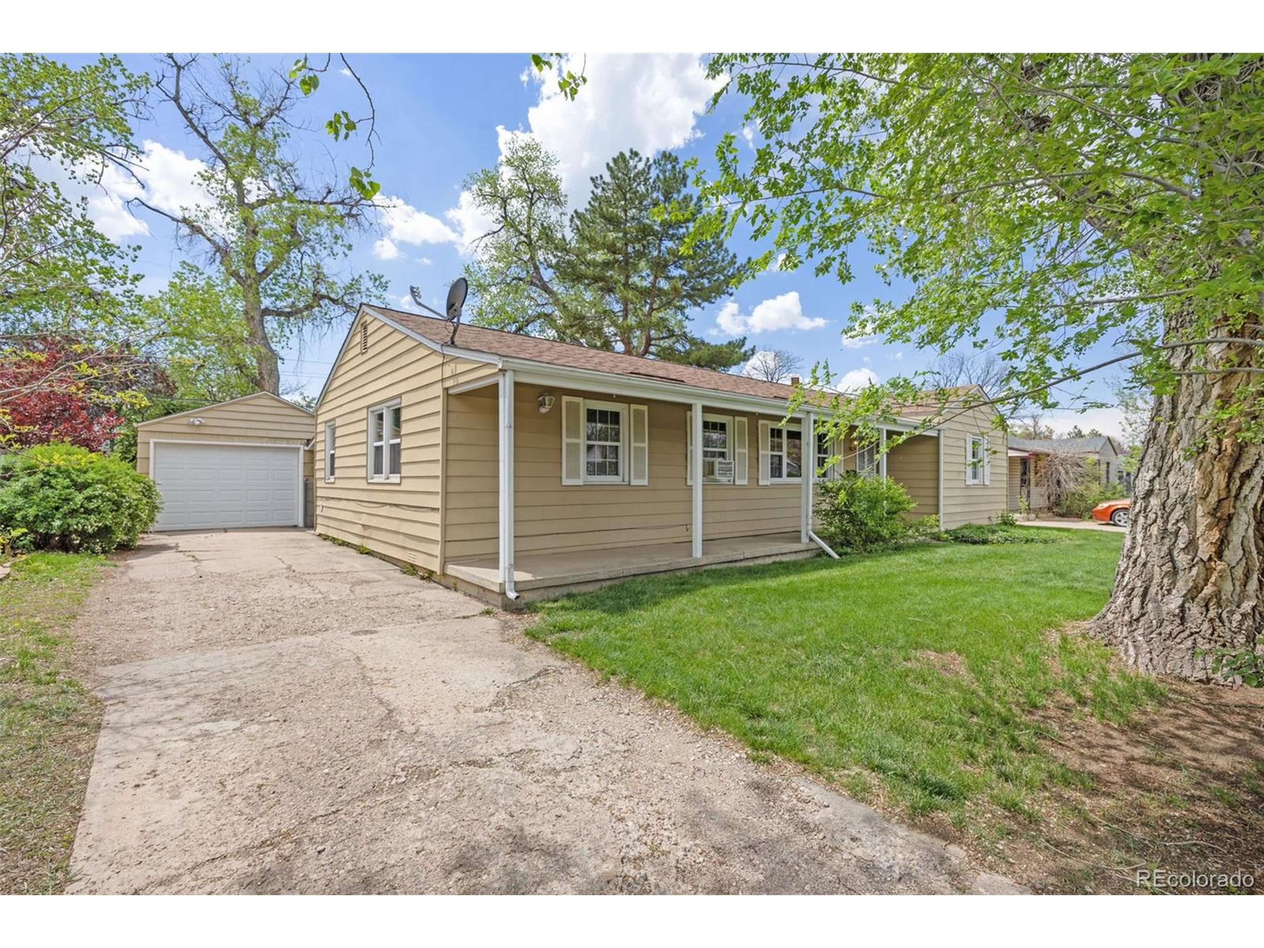 Denver, CO 80222,2921 S Holly Pl